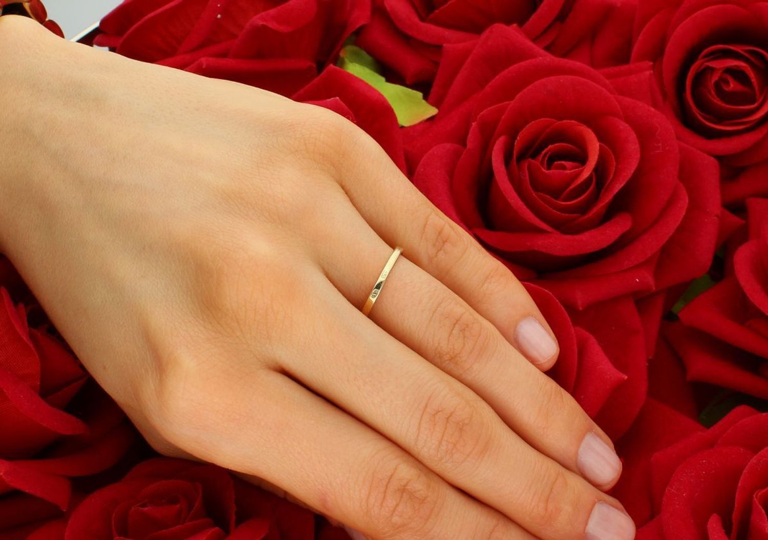 Złoty pierścionek zaręczynowy z okrągłą cyrkonią DIA-PRS-5091-333. Klasyczny pierścionek wykonano z żółtego złota ozdobiony dużą cyrkonią. Na prezent.  1.jpg