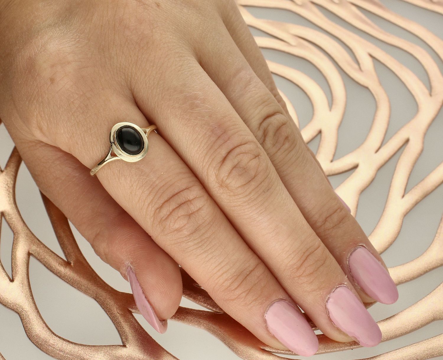 Złoty pierścionek 'Klasyka z czarnym oczkiem'.jpg