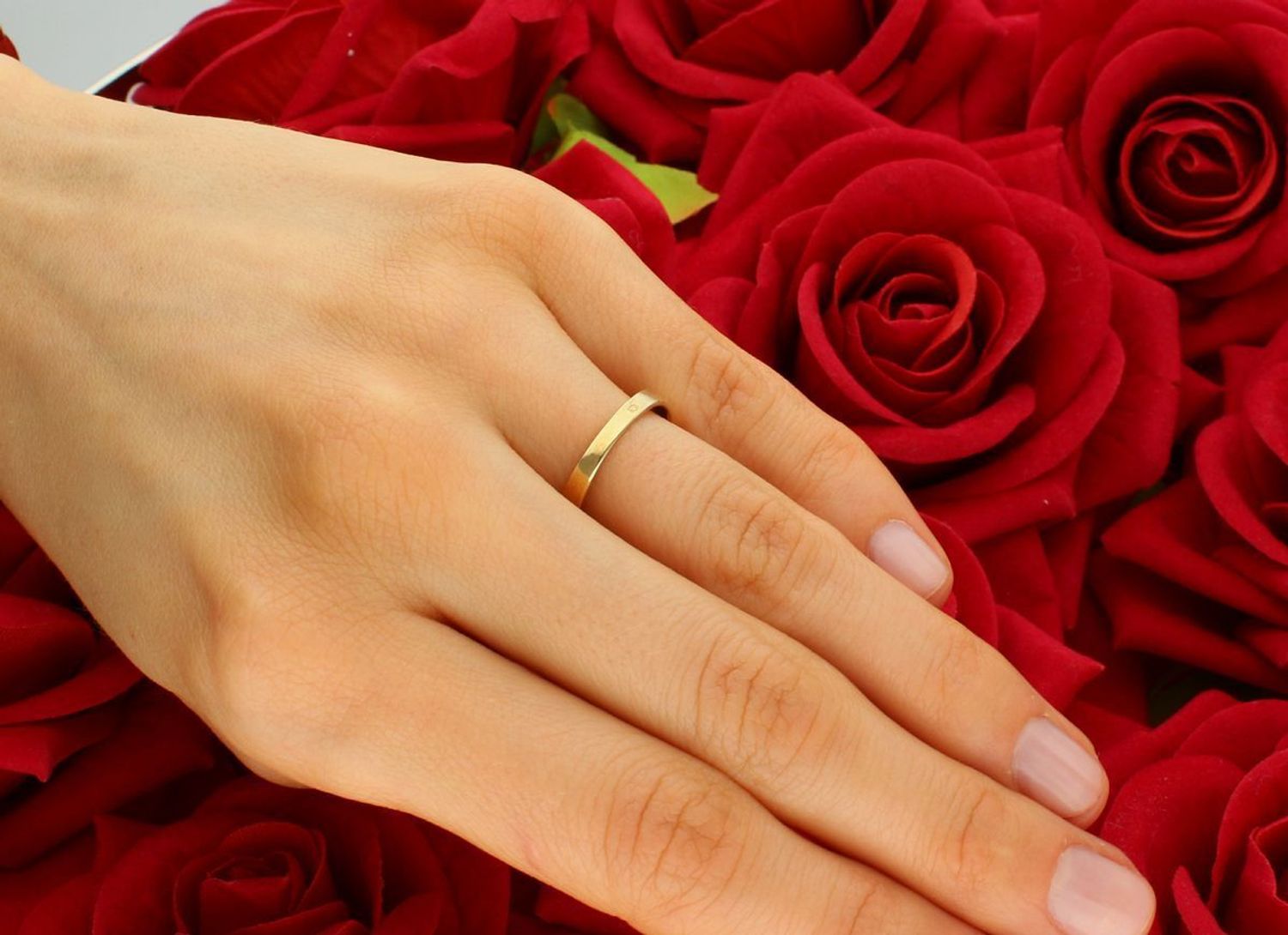 Złoty pierścionek 333 zaręczynowy 'Eleganckie cyrkonie' rozmiar 111.jpg