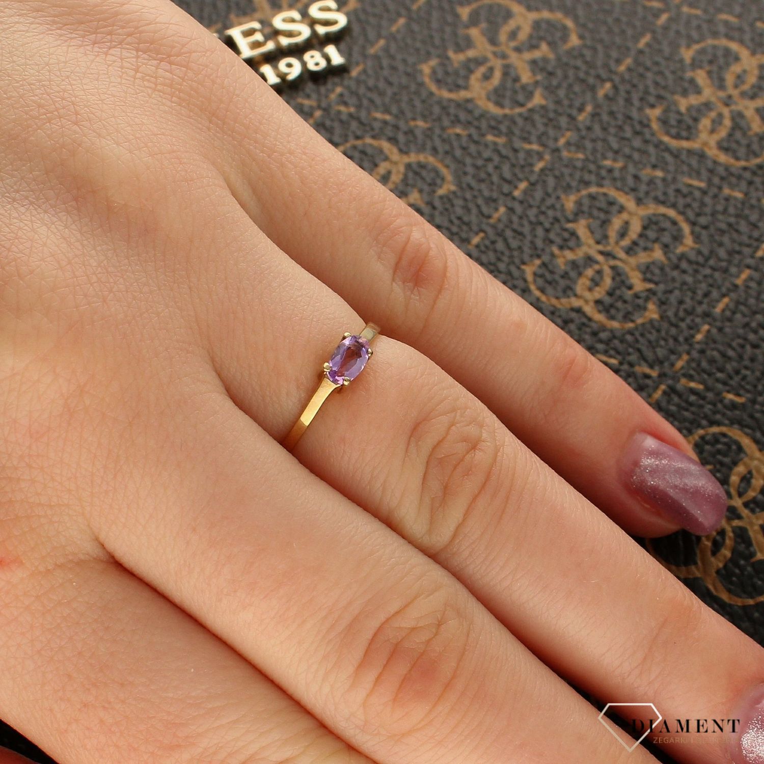 Złoty pierścionek zaręczynowy z ametystem DIA-PRS-5119-333.jpg