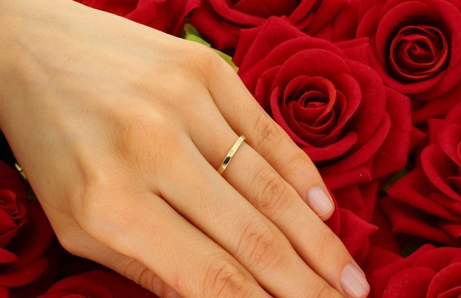 Złoty pierścionek 'Półkole z cyrkonii' DIA-PRS-5125-333. Złote pierścionki Apart. Biżuteria Apart. Złoty pierścionek w stylowej odsłonie świetnie się s1.jpg