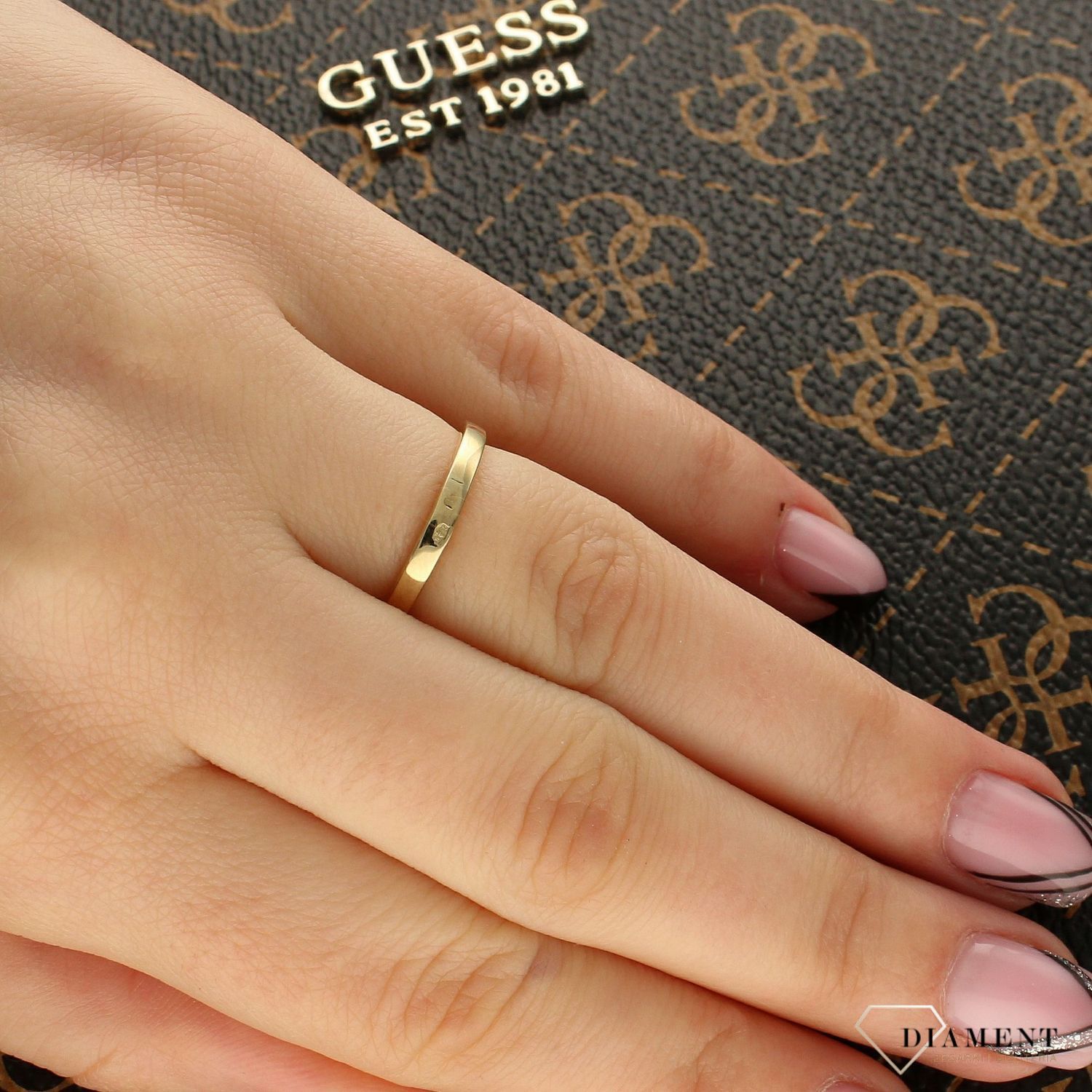 Złoty pierścionek zaręczynowy z cyrkonią DIA-PRS-5130-333 (1).jpg