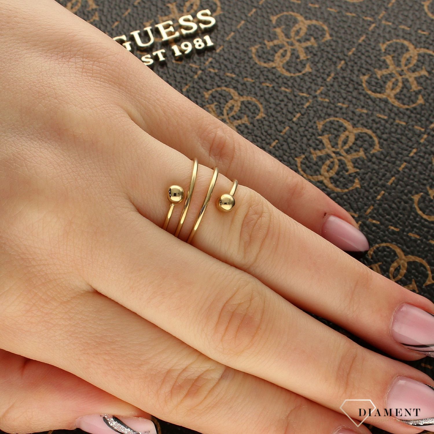 Złoty pierścionek spirala z kulkami 8K – elegancka biżuteria damska na prezent..jpg