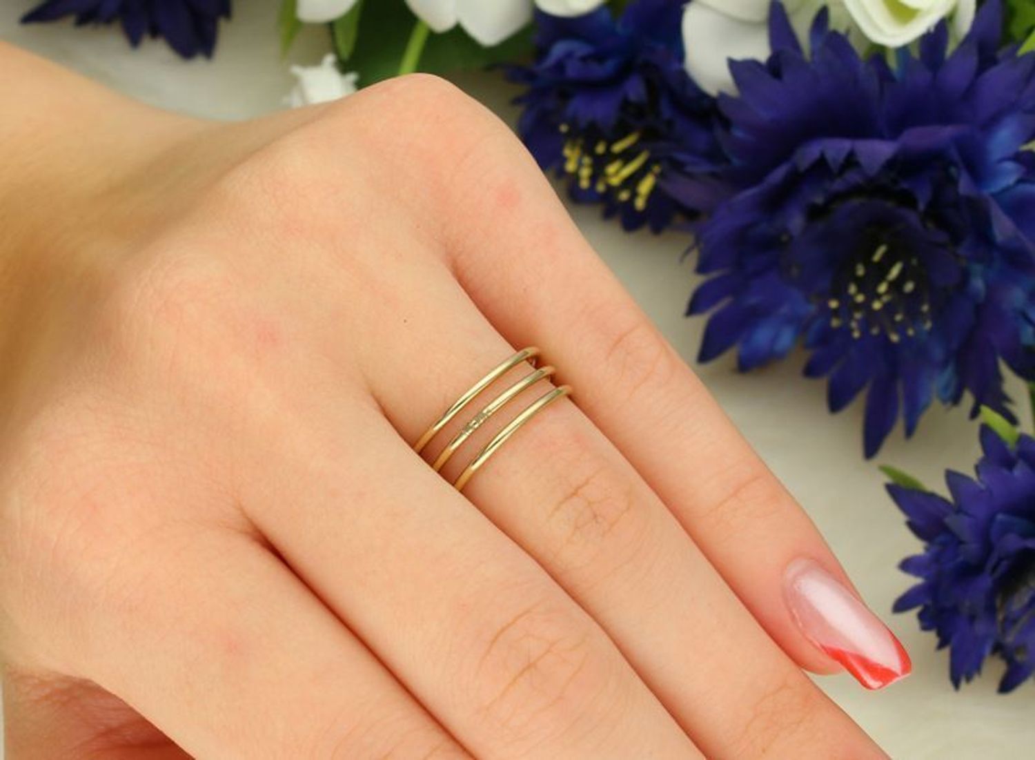 Złoty pierścionek spirala z kulkami 8K – elegancka biżuteria damska na prezent..jpg