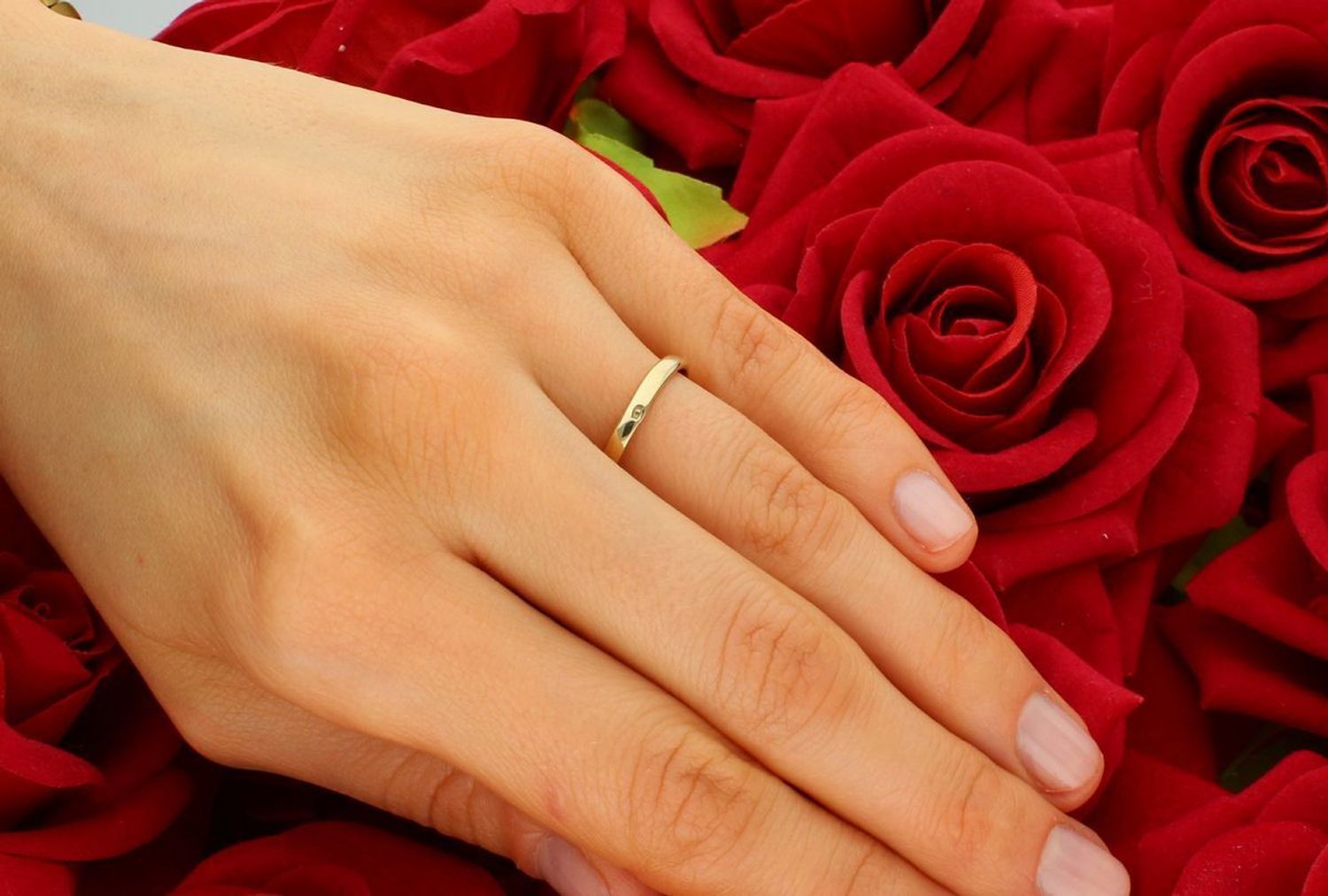 Złoty pierścionek z cyrkonią białe złoto DIA-PRS-5136-333. Przepiękny pierścionek z żółtego i białego złota, który został ozdobiony błyszczącą cyrkonią. 1.jpg