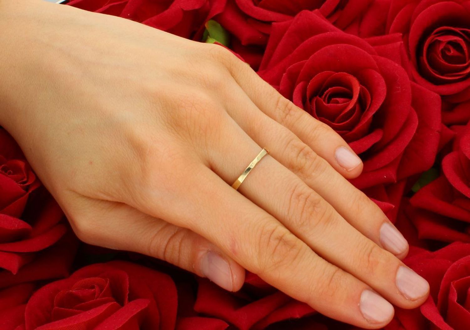 Złoty pierścionek z perłą i cyrkoniami próba 333, rozmiar 13 DIA-PRS-5152-333 Przepiękny pierścionek ze złota, który został ozdobiony perłą. Perła pięknie osadzona w 1.jpg