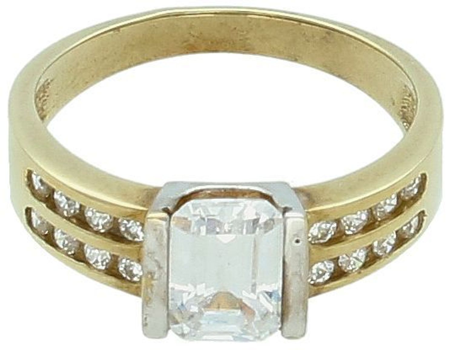 Złoty szeroki pierścionek  z pasmem cyrkonii  DIA-PRS-5154-333. Przepiękny pierścionek ze złota, który został ozdobiony błyszczącą cyrkonią. Szeroki pierścionek. Na prezent.1.jpg