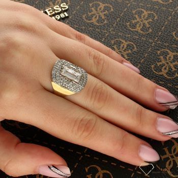 Złoty pierścionek 'Błyszcząca biel' DIA-PRS-5199-333.jpg