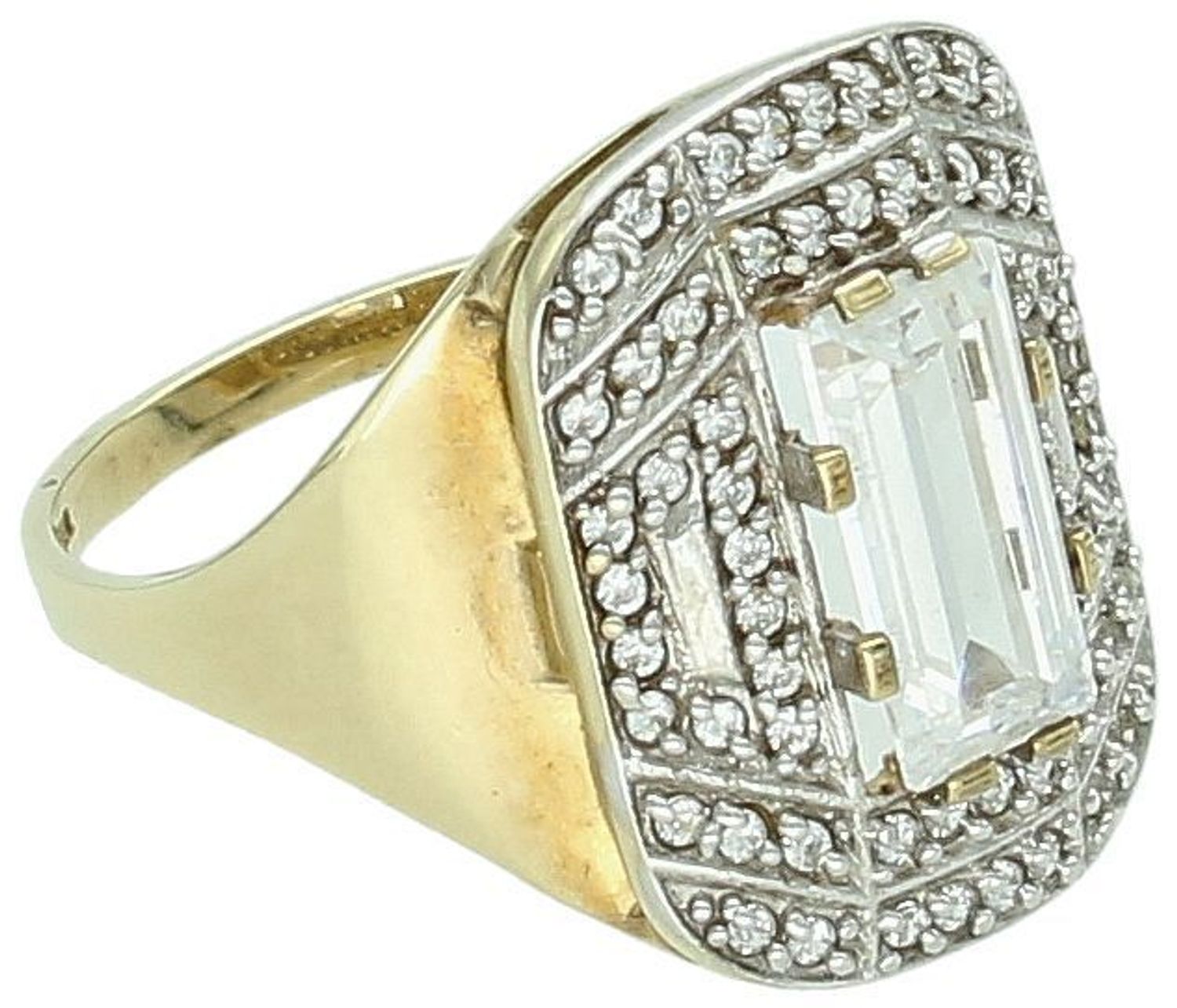 Złoty pierścionek 'Błyszcząca biel' DIA-PRS-5199-333 rozmiar 18.  Duża cyrkonia otoczona mniejszymi sprawia, że pierścionek pięknie mieni się przy każdym ruchu. Na prezent. Dla ukochanej.2.jpg