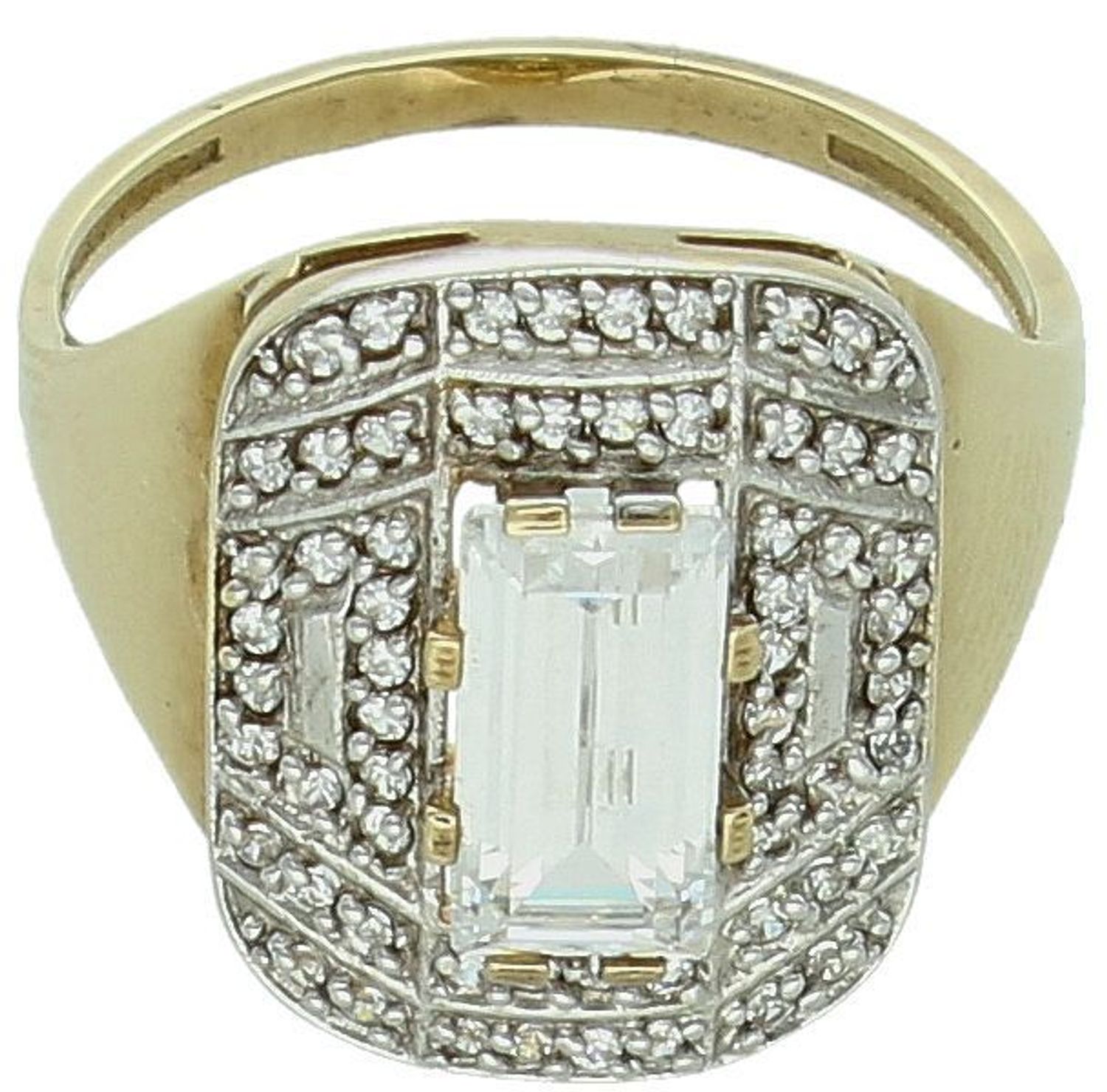 Złoty pierścionek 'Błyszcząca biel' DIA-PRS-5199-333 rozmiar 18.  Duża cyrkonia otoczona mniejszymi sprawia, że pierścionek pięknie mieni się przy każdym ruchu. Na prezent. Dla ukochanej.2.jpg