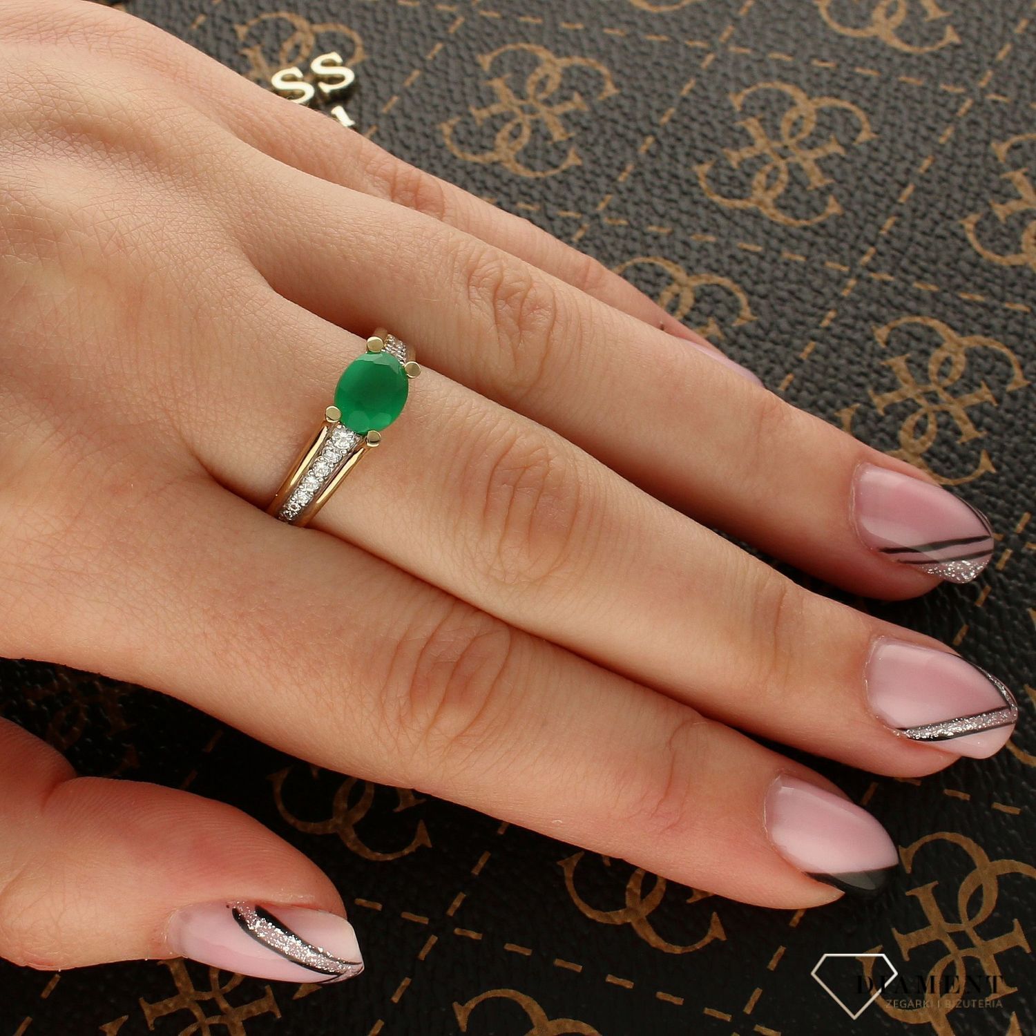 Złoty pierścionek z zieloną cyrkonią DIA-PRS-5200-333.jpg