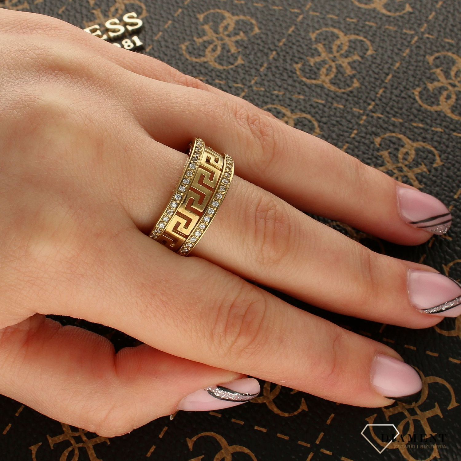 Złoty pierścionek szeroka obrączka droga grecka Au.jpg