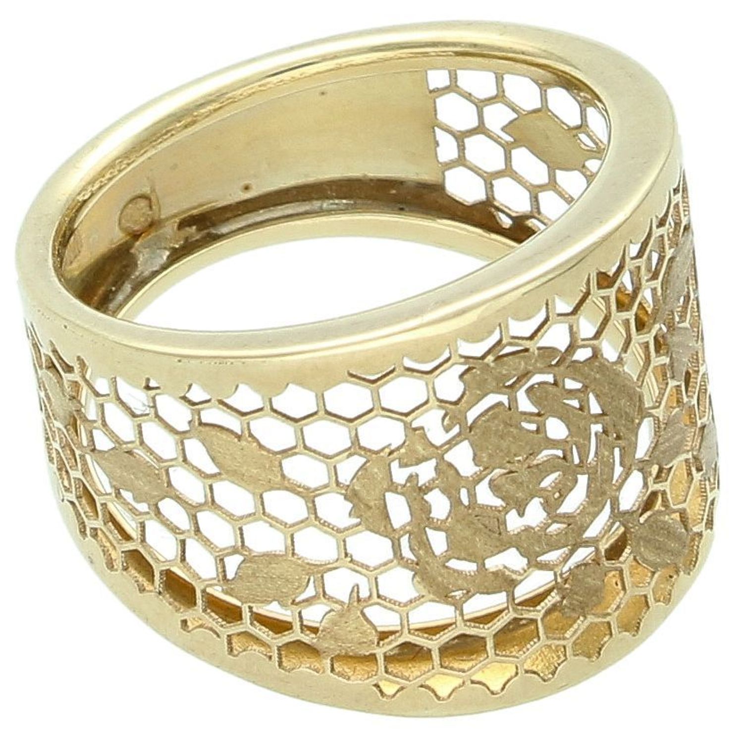 Złoty szeroki pierścionek ażurowe wzory z kwiatem próba 333, DIA-PRS-5216-333. Szeroki złoty pierścionek z ażurowym wzorem to przepiękna biżuteria, która łączy w sobie elegancję złota 1.jpg