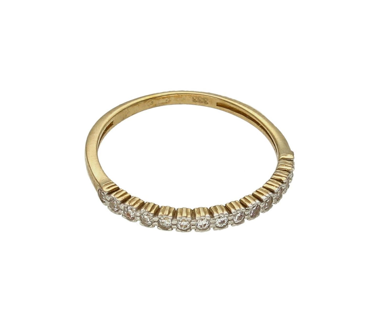 Złoty pierścionek 333 obrączka z cyrkoniami DIA-PRS-5225-333.  Pierścionki obrączki to hit ostatnich lat! Ten model pierścionka z pewnością spodoba się kobietom nowoczesnym, ale ceniącym sobie prostotę i oryginalność. Waga p (4).jpg