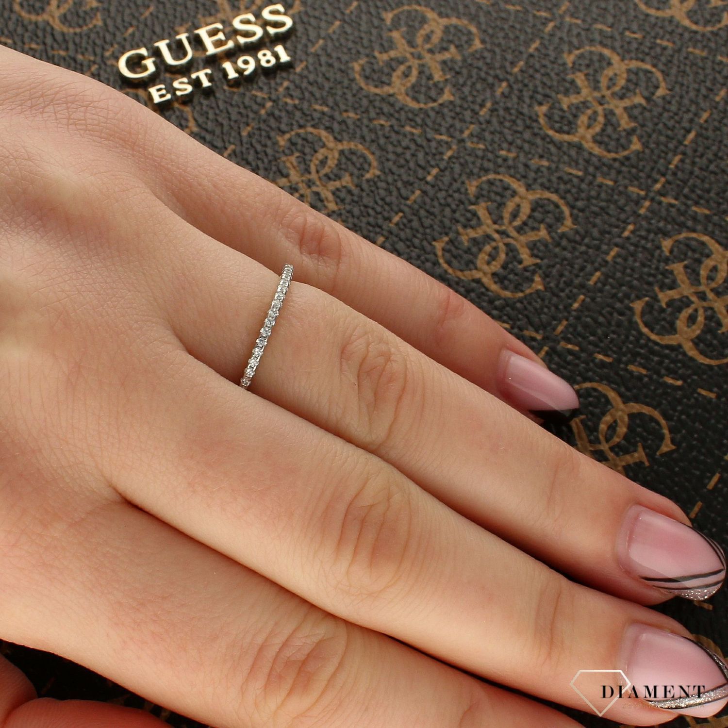 Pierścionek srebrny 'Delikatna obrączka' DIA-PRS-5479-925 (1).jpg