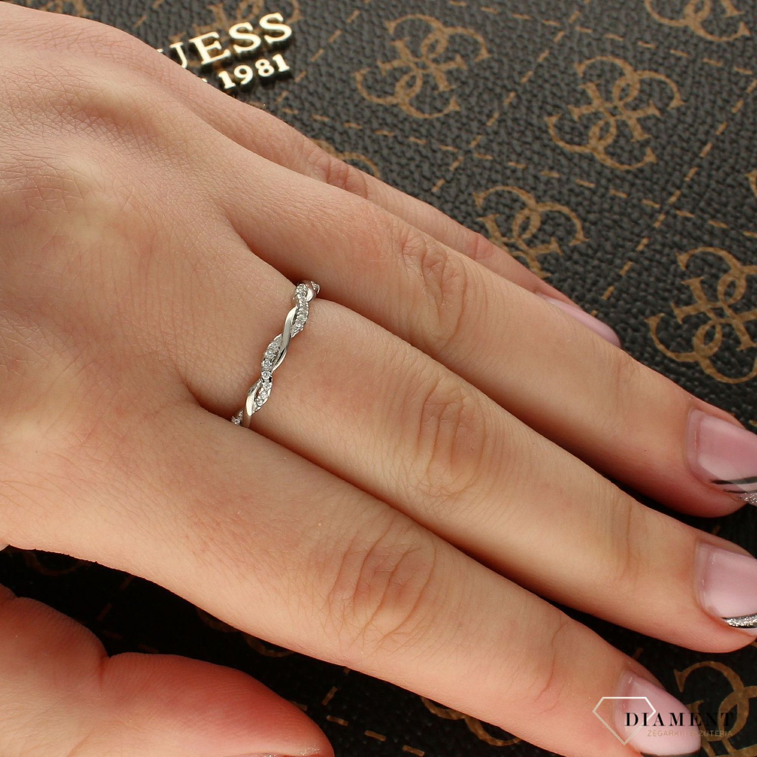 Pierścionek srebrny 'Ozdobna przeplatanka'  DIA-PRS-5482-925 (1).jpg