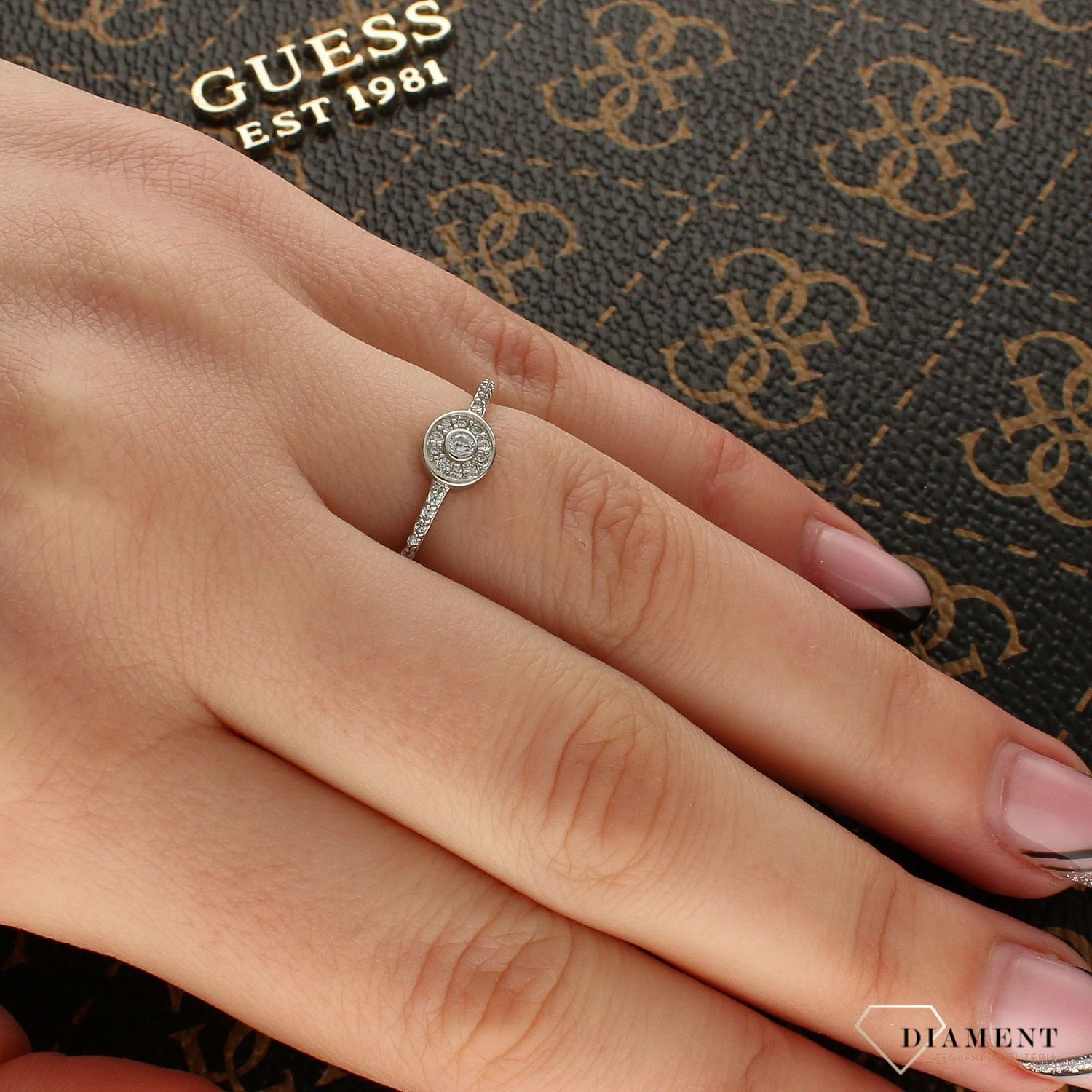 Pierścionek srebrny ' Delikatne oczka' DIA-PRS-5483-925 (1).jpg