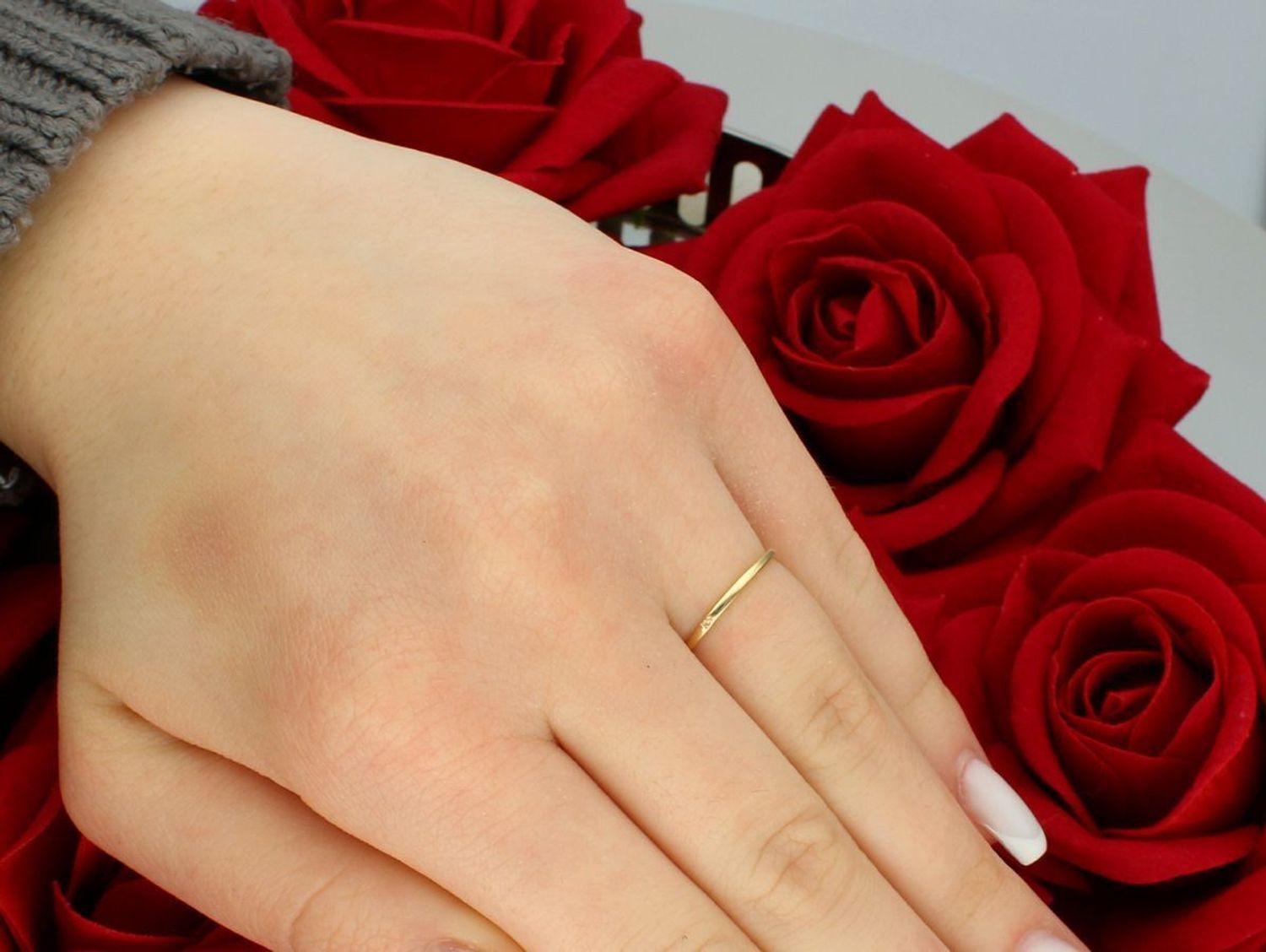 Pierścionek damski złoty próba 585 serce gładkie i cyrkonie rozmiar 10 DIA-PRS-5800-585 Elegancki pierścionek damski wykonany z złota próby 585, ozdobiony subtelnym sercem 1.jpg