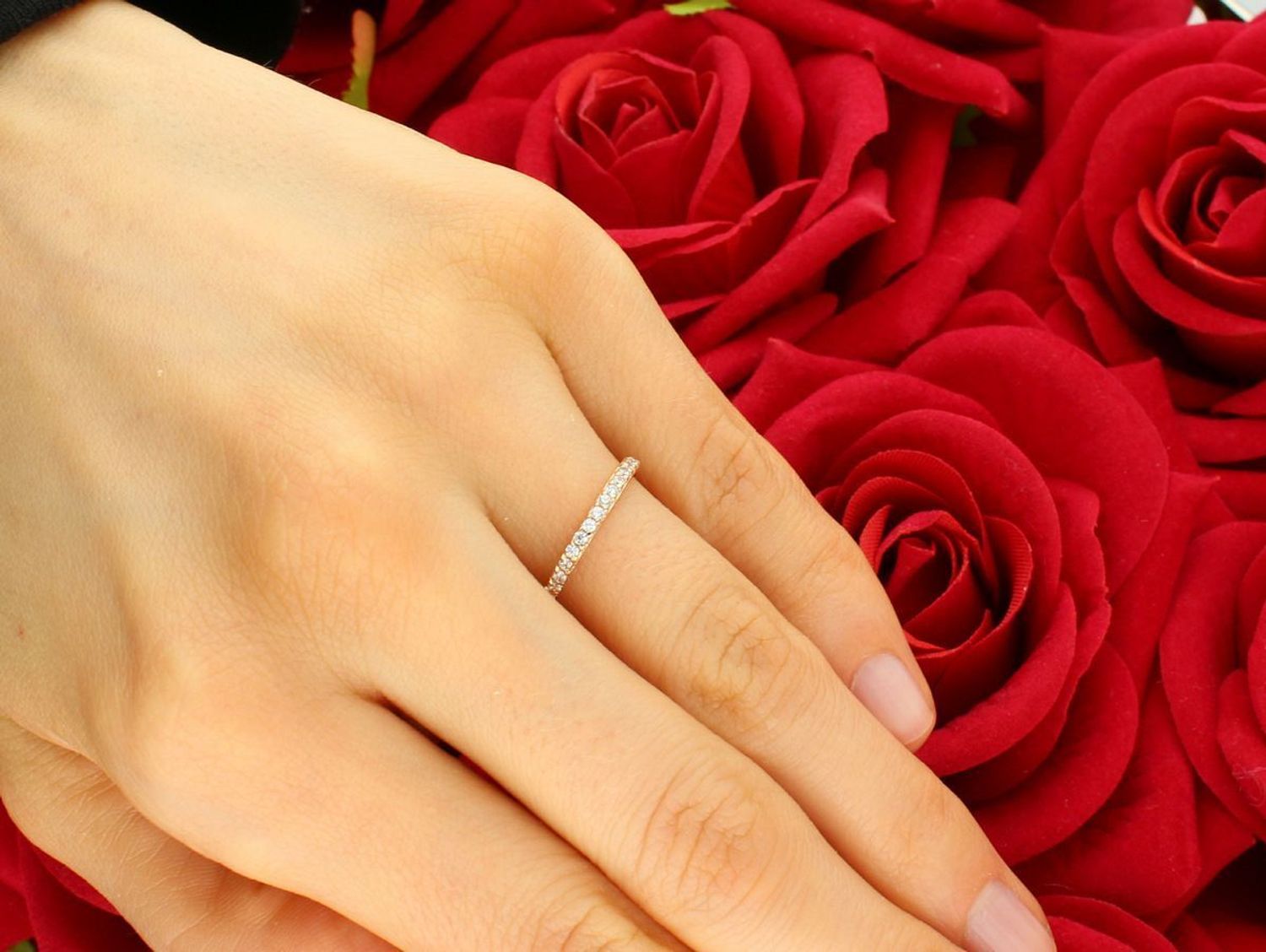 Pierścionek damski obrączka różowe złoto z cyrkoniami próba 585, rozmiar 10 DIA-PRS-5801-585 Podkreśl swoją kobiecość z klasą dzięki temu subtelnemu, a zarazem pełnemu blasku pierścionkowi 1.jpg