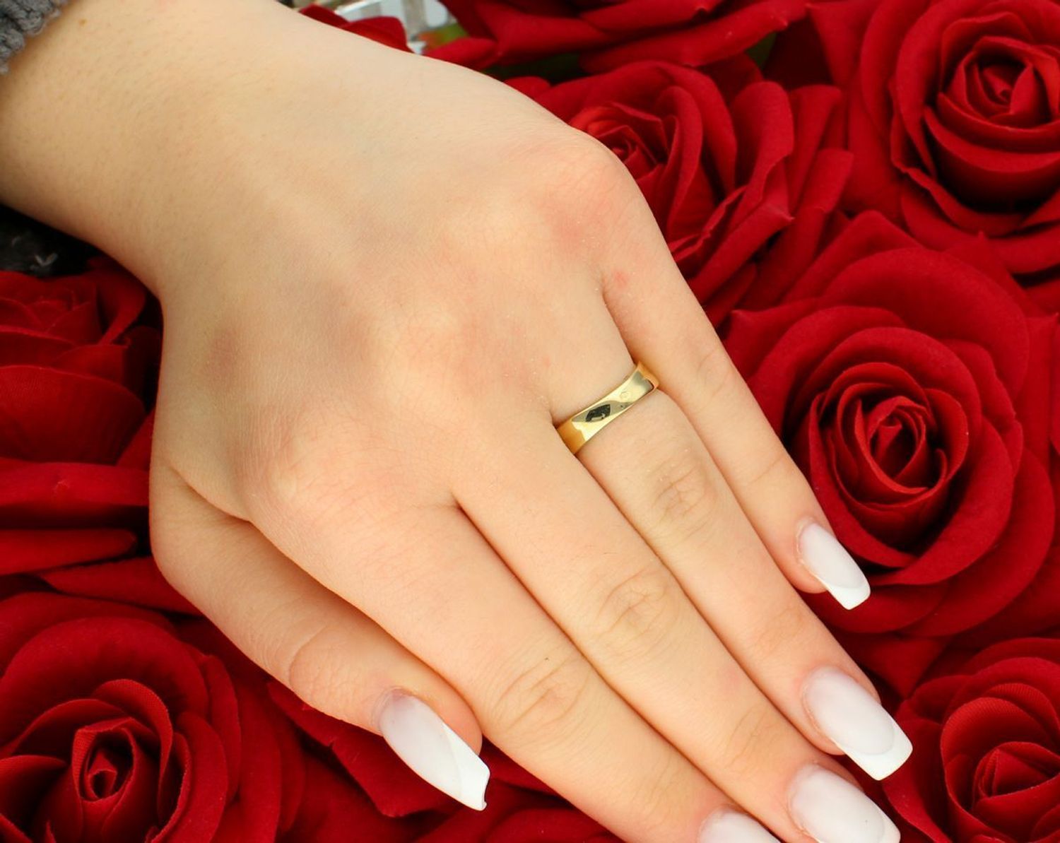 Pierścionek damski złoty pleciony w cyrkonie próba 585, rozmiar 10 DIA-PRS-5812-585 Wyróżnij się z tłumu dzięki wyrazistemu pierścionkowi damskiemu z żółtego złota próby 585 11.jpg