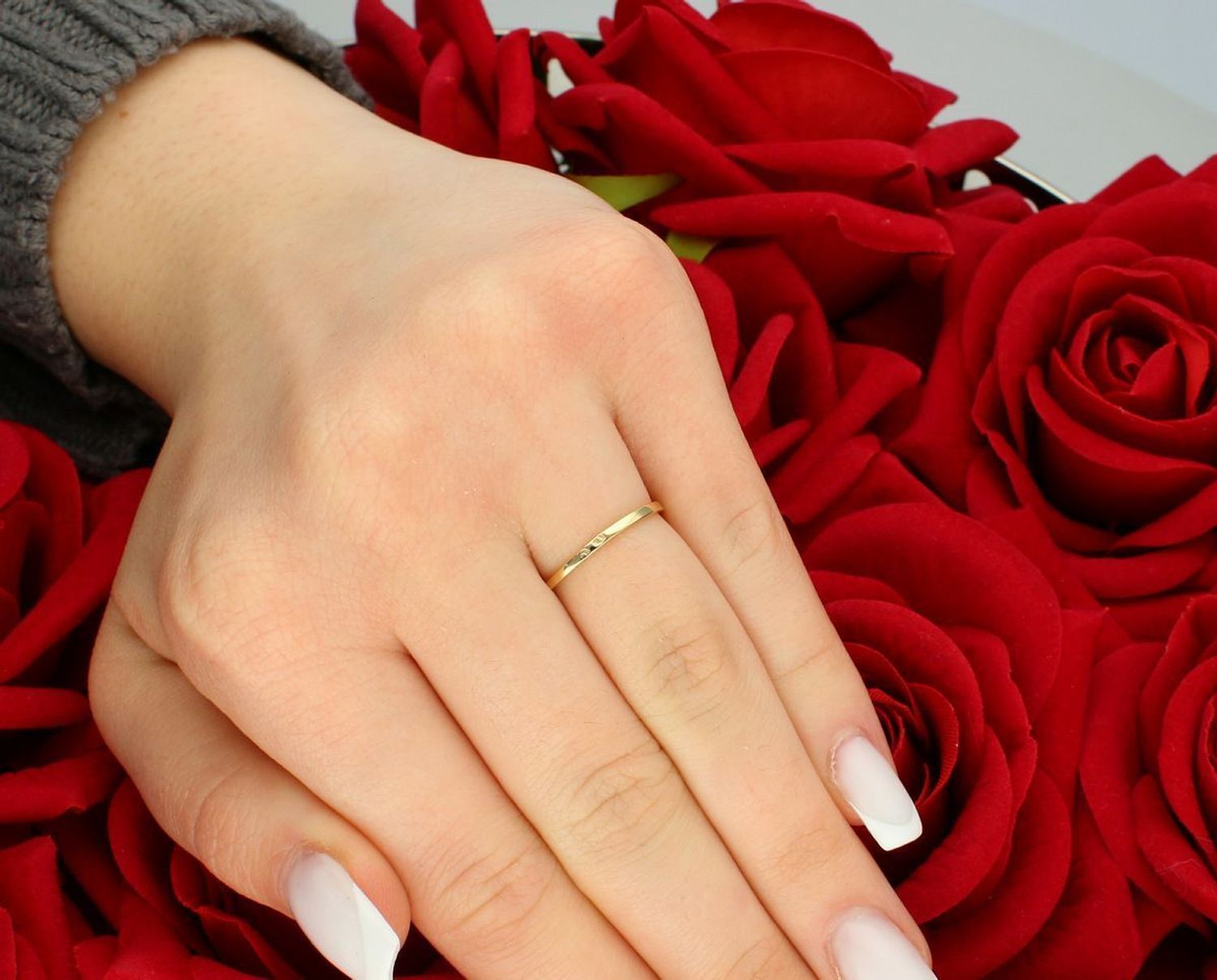 Pierścionek damski złoty próba 585, trzy kwiatki w cyrkonie rozmiar 11 DIA-PRS-5818-585 Nasz sklep internetowy ze srebrną i złotą biżuterią Diament jest autoryzowanym dystrybutorem marki.1.jpg