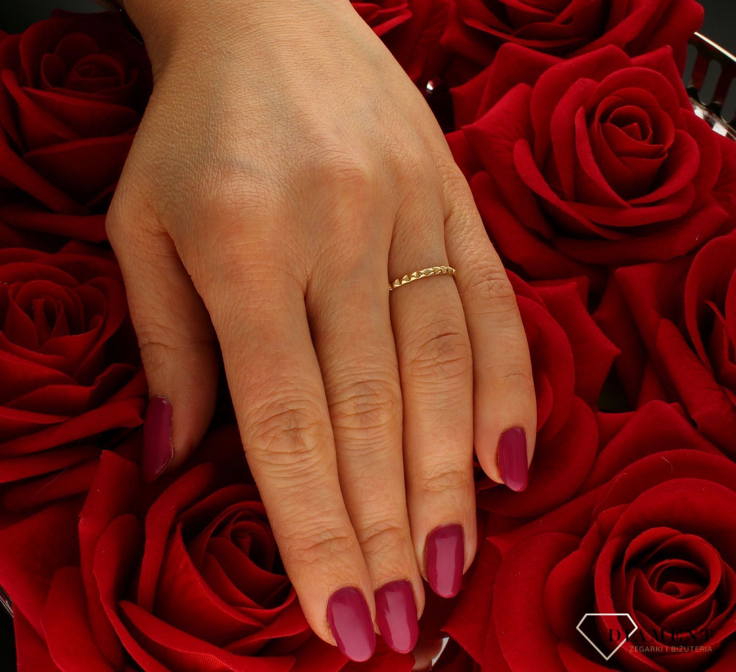 Złoty pierścionek 585 obrączka nowoczesny wzór DIA-PRS-6036-585 (3).jpg