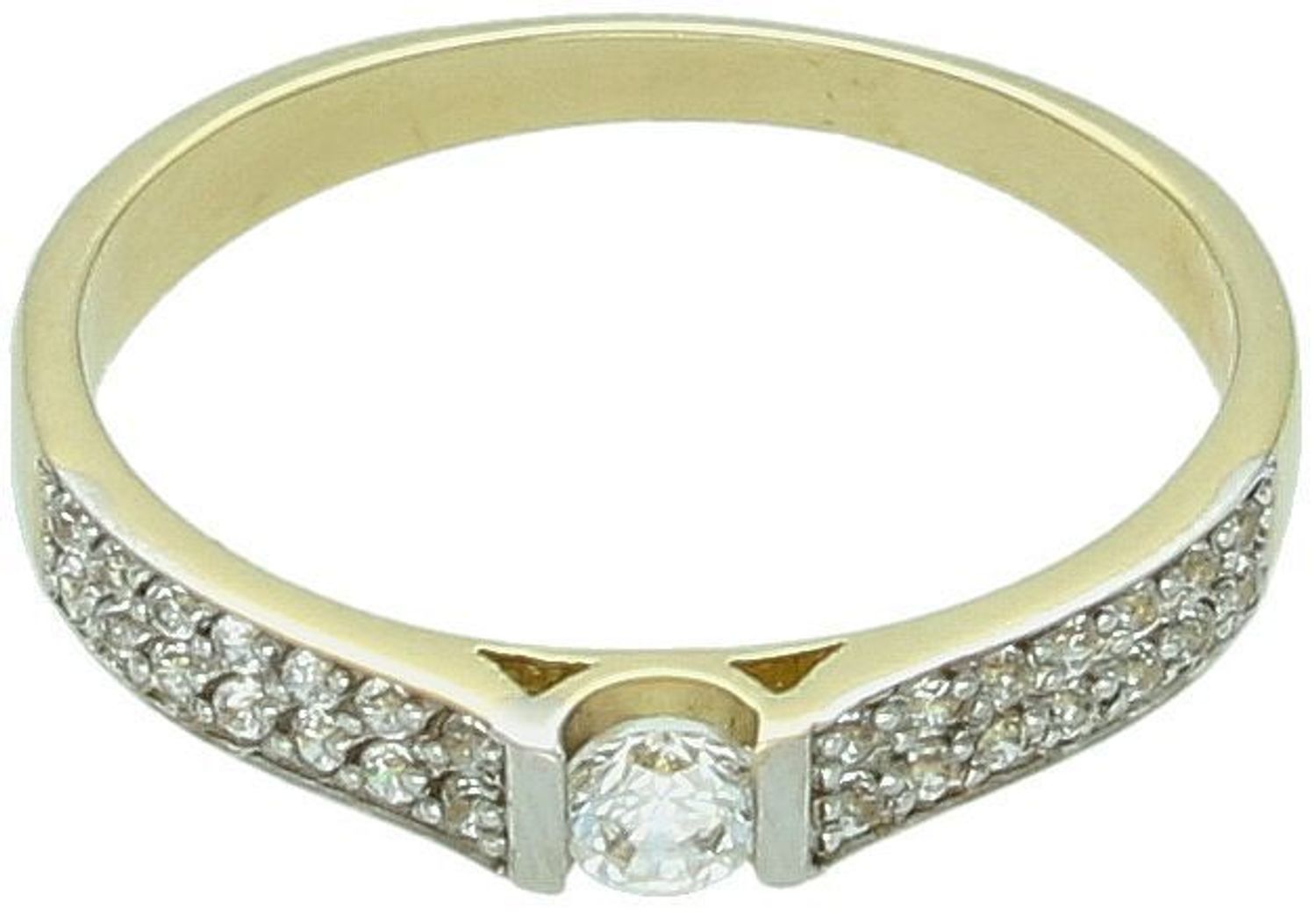 Złoty pierścionek zaręczynowy 585 z cyrkoniami, model DIA-PRS-6049-585. Waga 1,79 g, rozmiar 12, subtelny i elegancki wybór na zaręczyny. Kup w naszym sklepie online!1.jpg