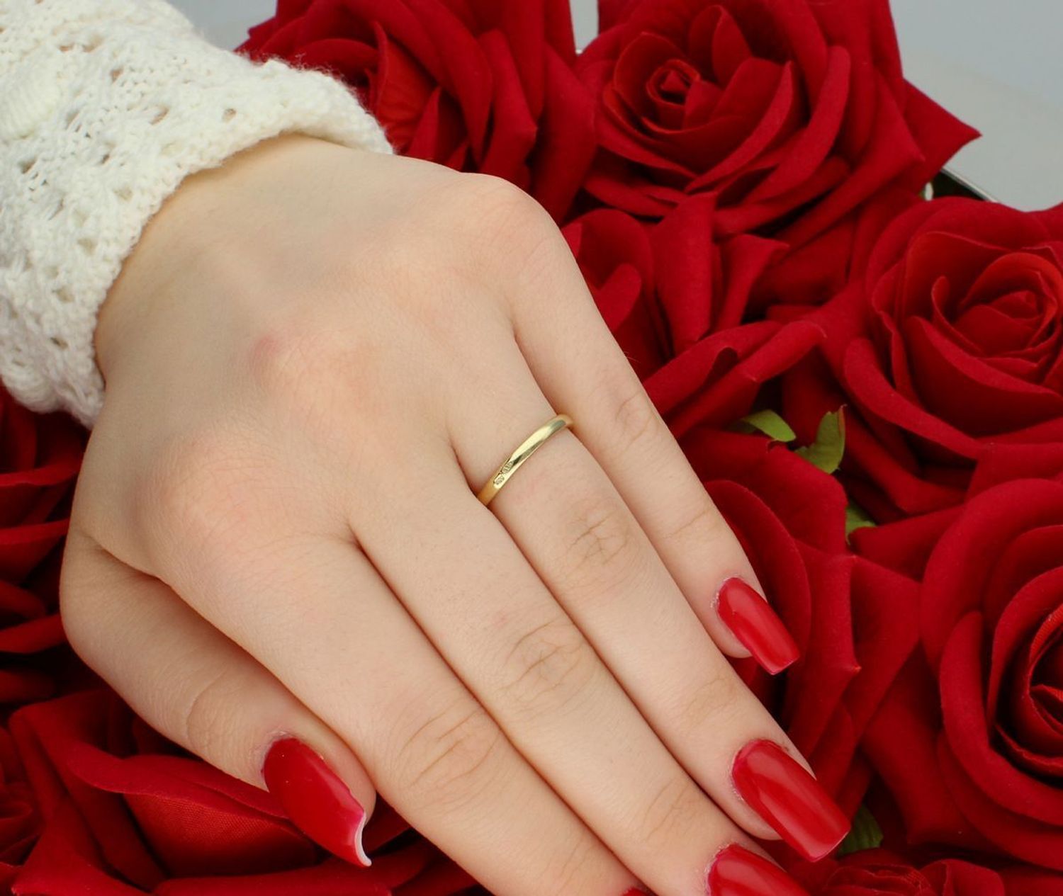 Złoty pierścionek damski 585 z cyrkonią, idealny na zaręczyny. Model DIA-PRS-6053-585, rozmiar 12, waga 1,96 g. Klasyczna elegancja i romantyczny blask.1.jpg