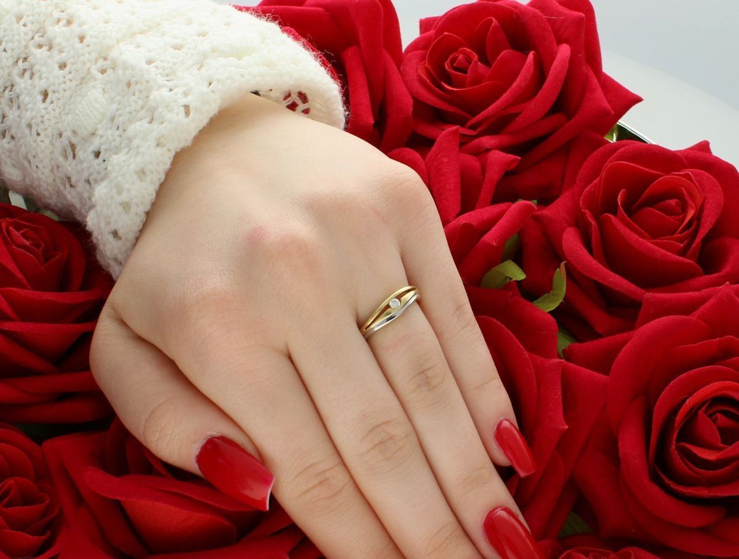 Złoty pierścionek damski próba 585 z białym złotem i cyrkonią. Model DIA-PRS-6060-585, 2,36 g. Subtelny, elegancki, idealny na prezent. Sprawdź teraz!1.jpg