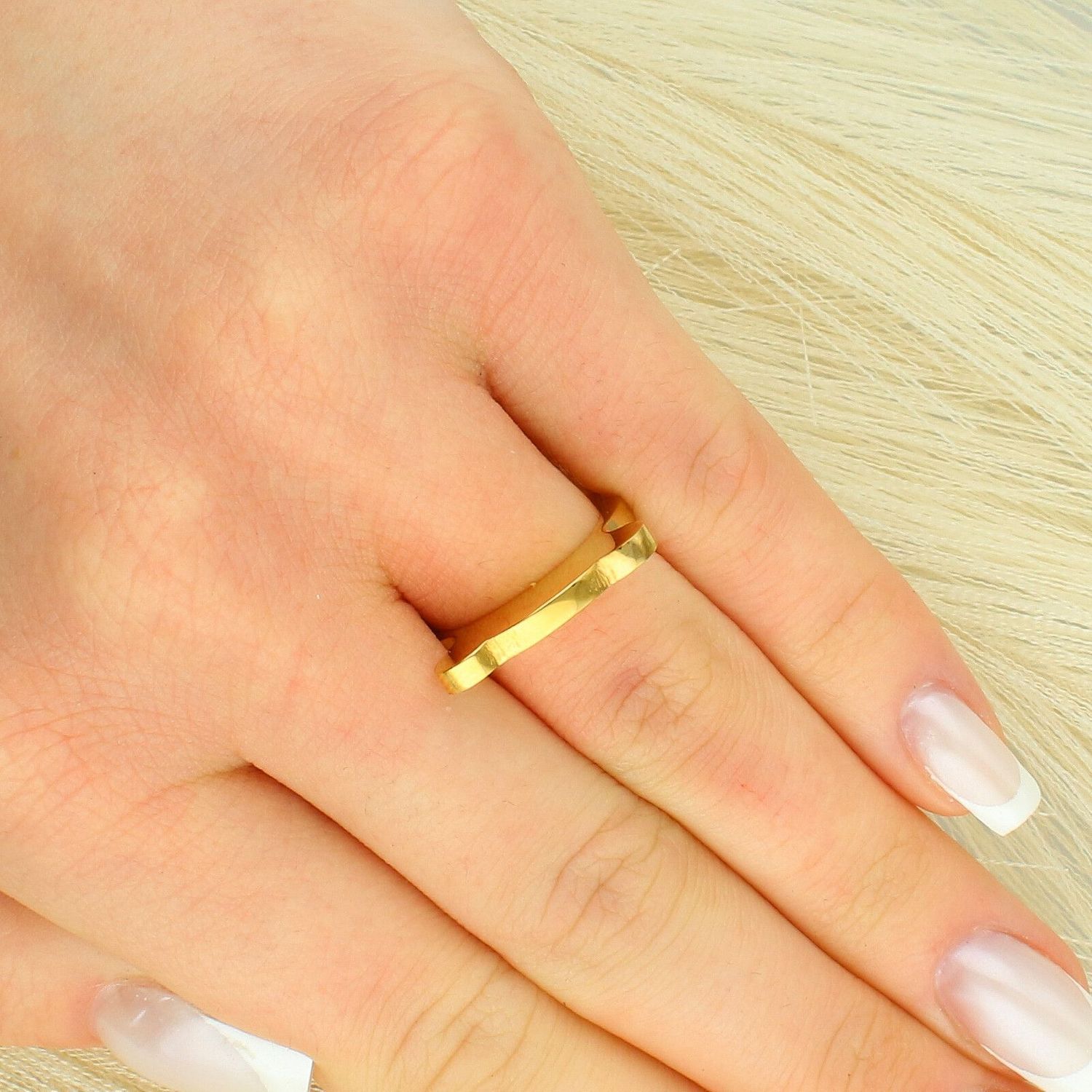 Stalowy Pierścionek Miś w Złotym Kolorze „Tuos” miś.jpg