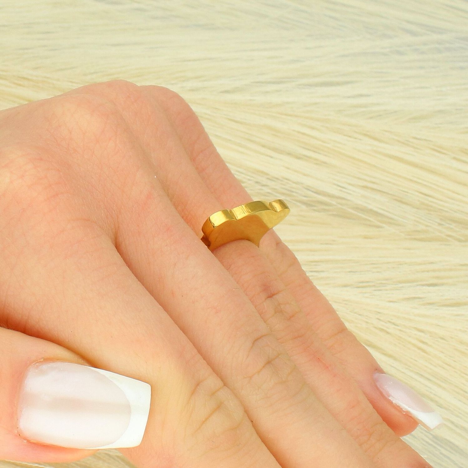 Stalowy Pierścionek Miś w Złotym Kolorze „Tuos” miś.jpg