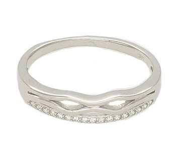 Srebrny pierścionek z pasmem cyrkonii DIA-PRS-6302-925. Srebrny pierścionek z cyrkoniami. Srebrny pierścionek klasyczny. Srebrny pierścionek obrączka. Srebrny pierścionek dla każdej kobiety. Srebrny pierścio.jpg