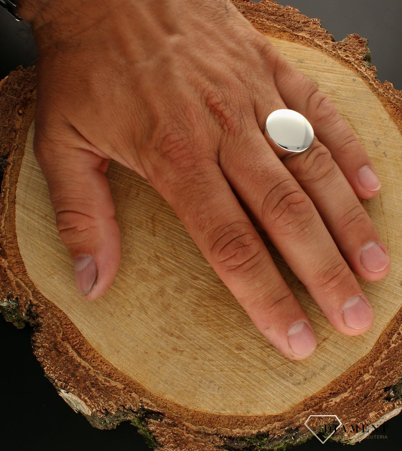 Pierścionek srebrny sygnet z owalnym oczkiem 925 DIA-PRS-6308-925.  Gładki sygnet wykonany z najwyższej próby srebra. Męska i da.jpg