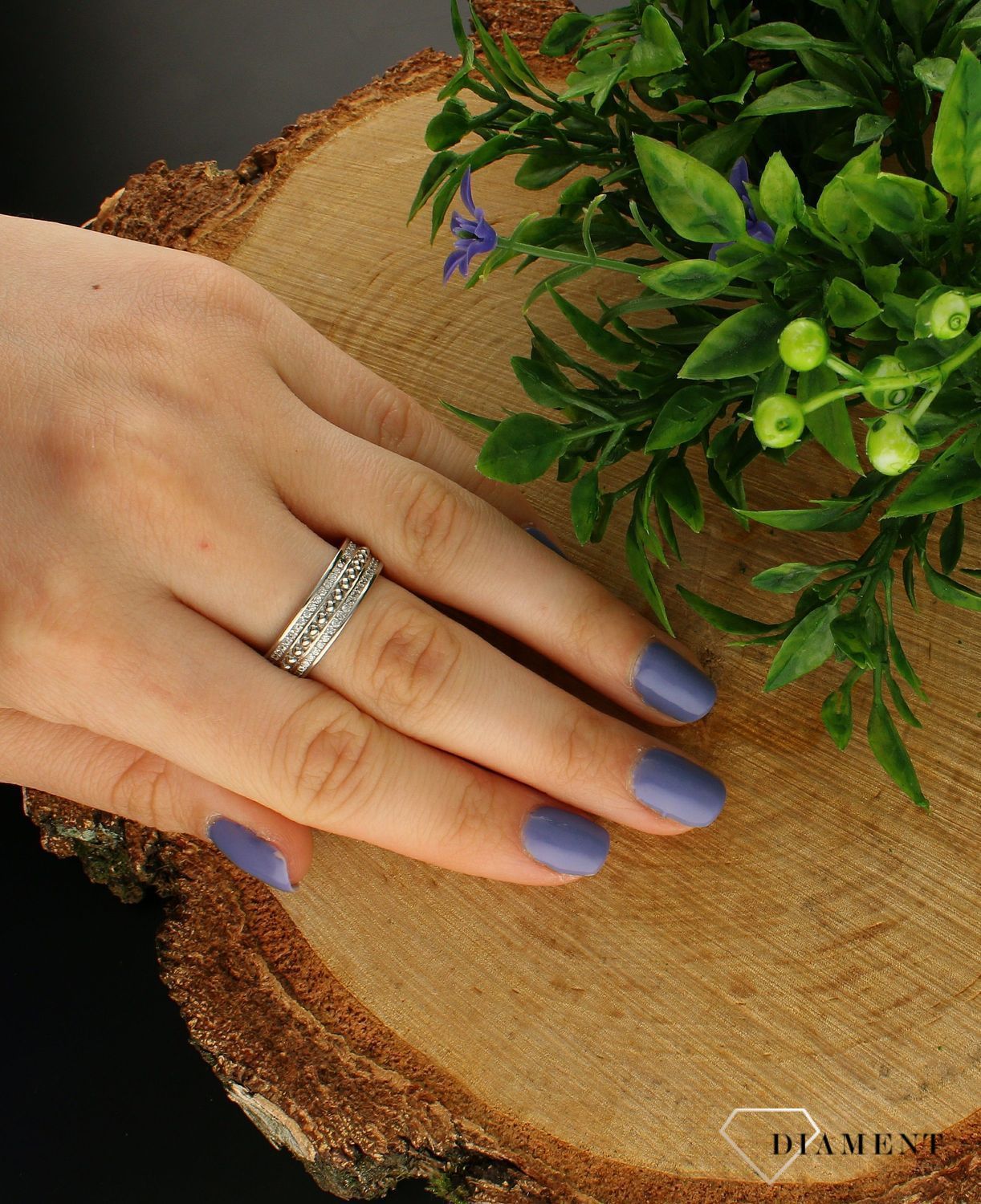 Pierścionek srebrny obrączka ozdobne kuleczki 925 DIA-PRS-6312-925.  Modny pierścionek damski. To idealna biżuteria dla Pań posz.jpg