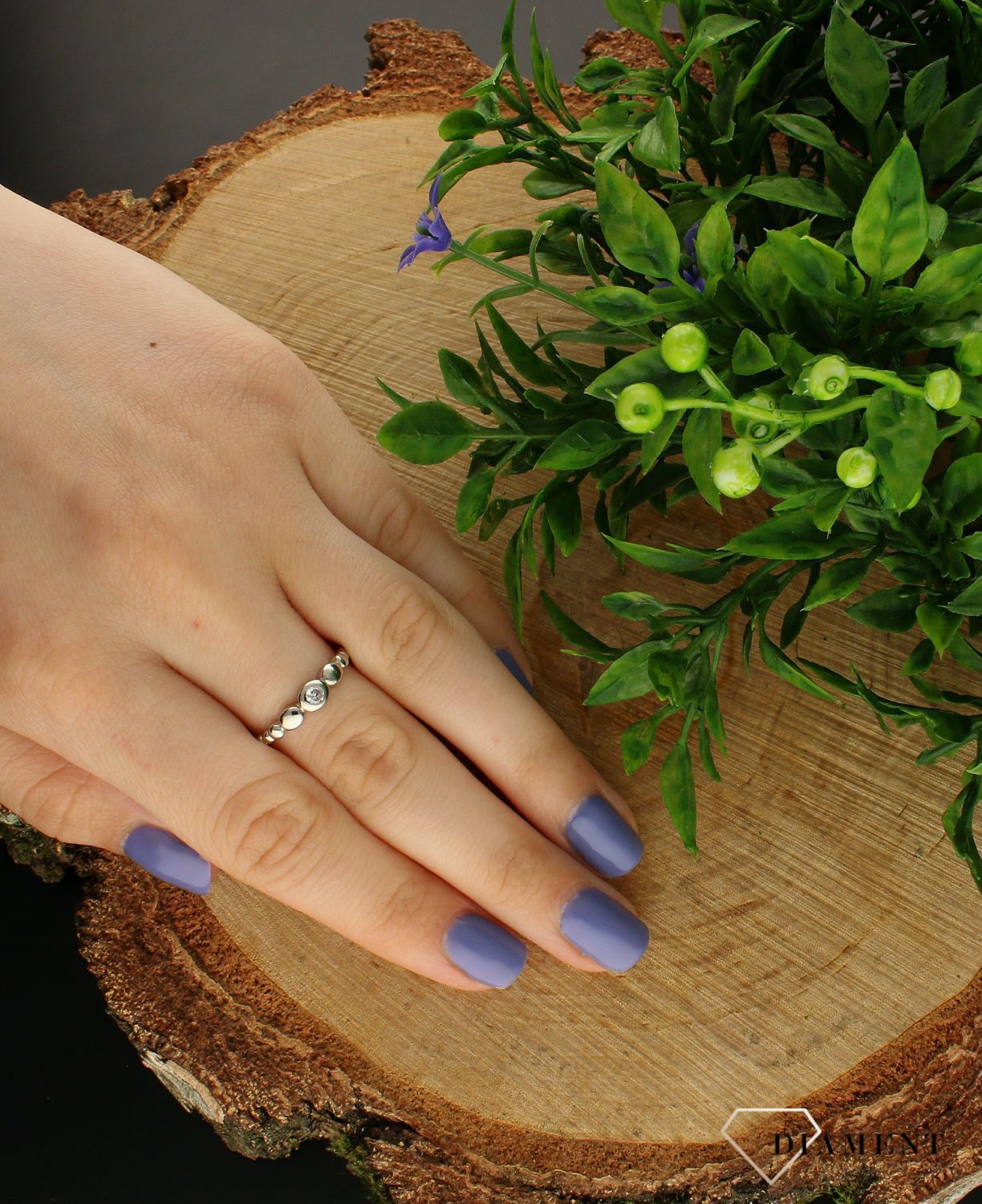 Pierścionek srebrny kuleczki z cyrkonią 925 DIA-PRS-6313-925. Modny pierścionek. Pomysł na prezent. Delikatny pierścionek dla ko.jpg