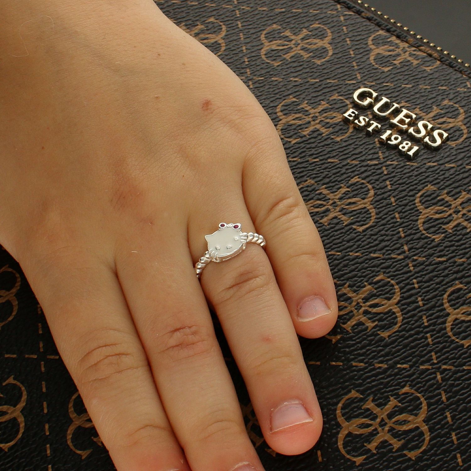 Srebrny pierścionek Hello Kitty dla dziewczynki DIA-PRS-6315-925. Pierścionek dla dziewczynki..jpg