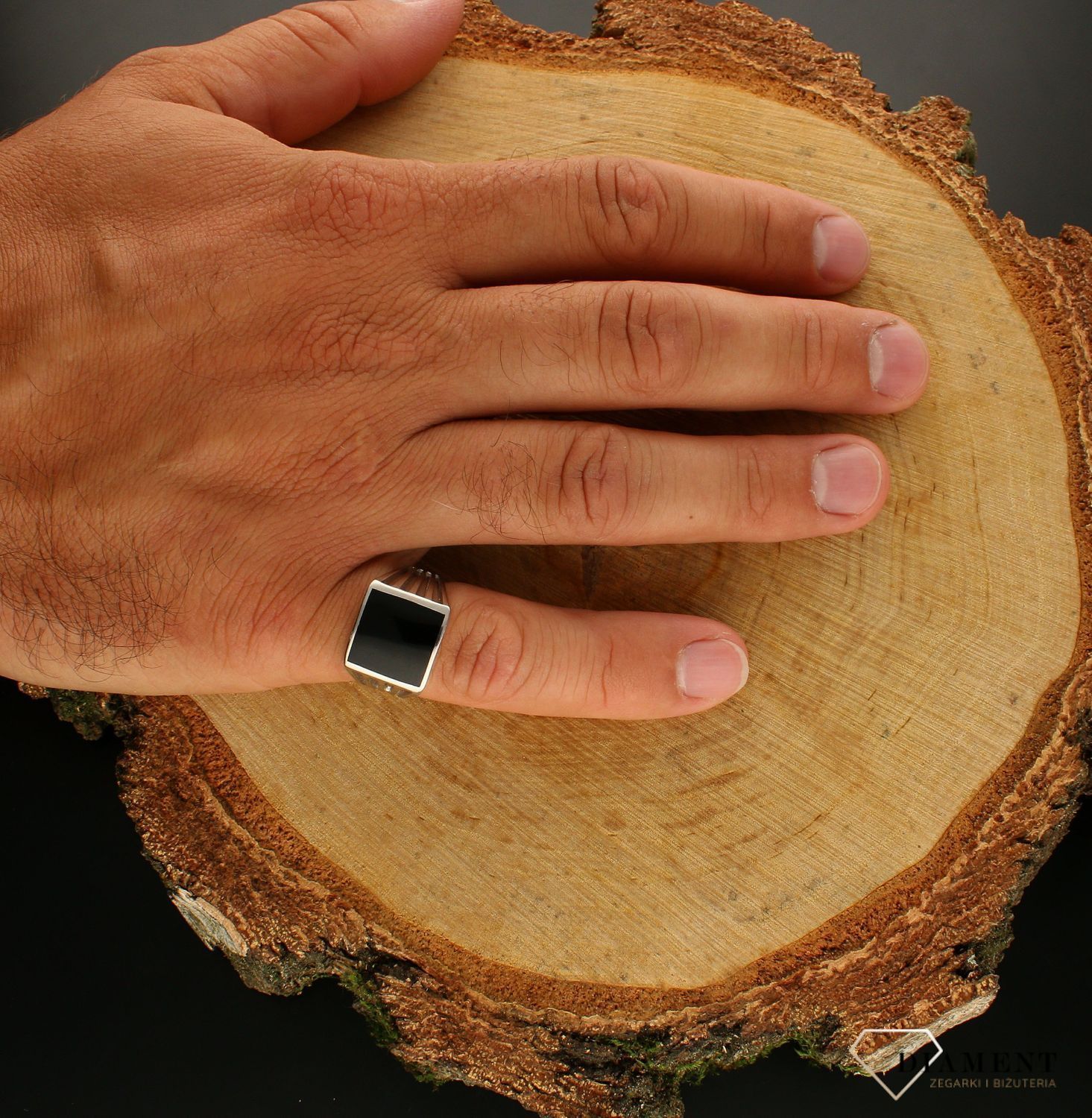 Sygnet męski srebrny z czarnym oczkiem 925 DIA-PRS-6640-925. Męski sygnet. Męska biżuteria. Pomysł dla mężczyzny na prezent. Ele.jpg