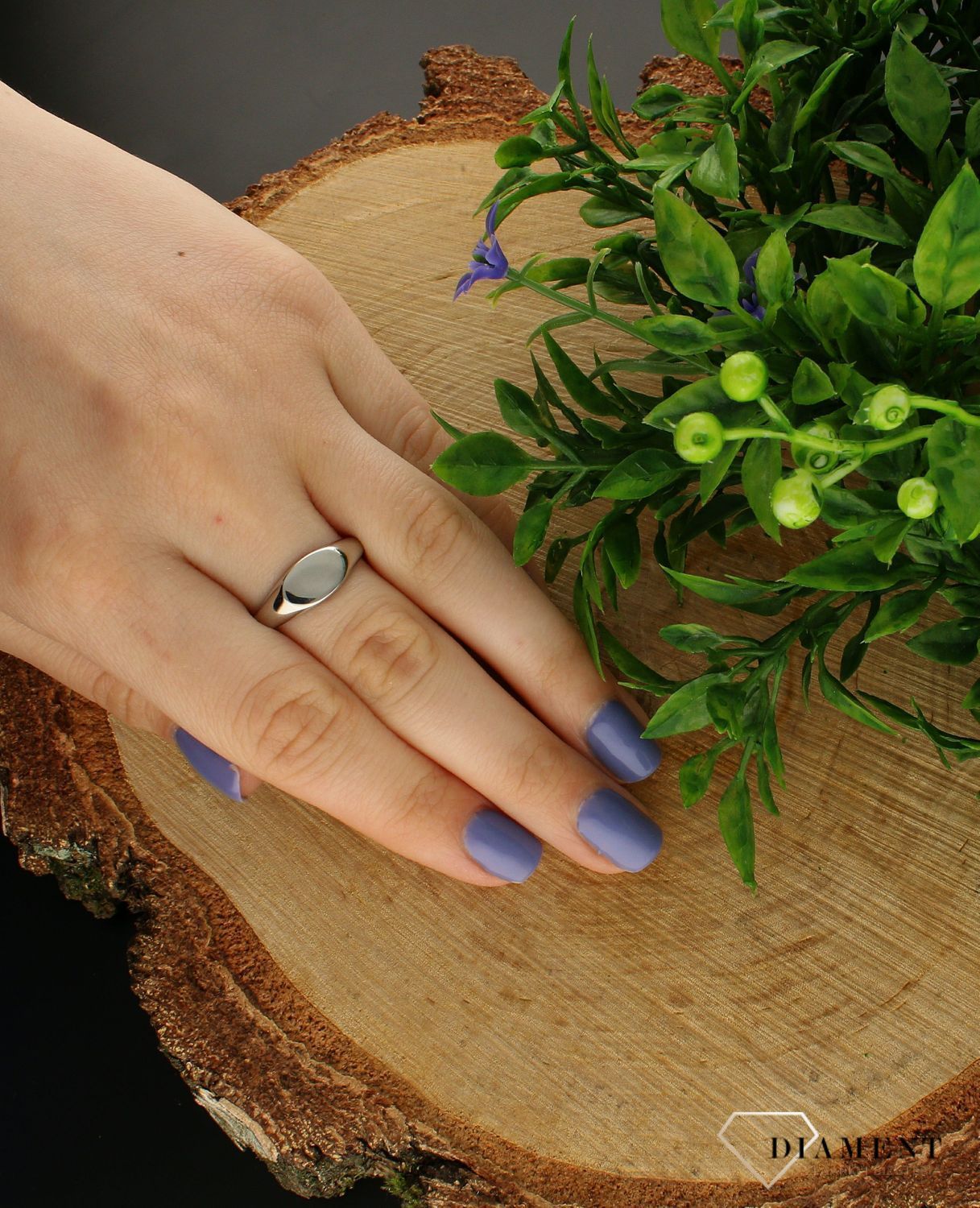 Srebrny pierścionek gładki sygnet 925 DIA-PRS-6641-925. srebrny pierścionek gładki. Srebrny pierścionek klasyczny. Srebrny pierścionek sygnet. Sygnet dla mężczyzny. Sygnet dla kobiety. Srebrny pierścionek i.jpg