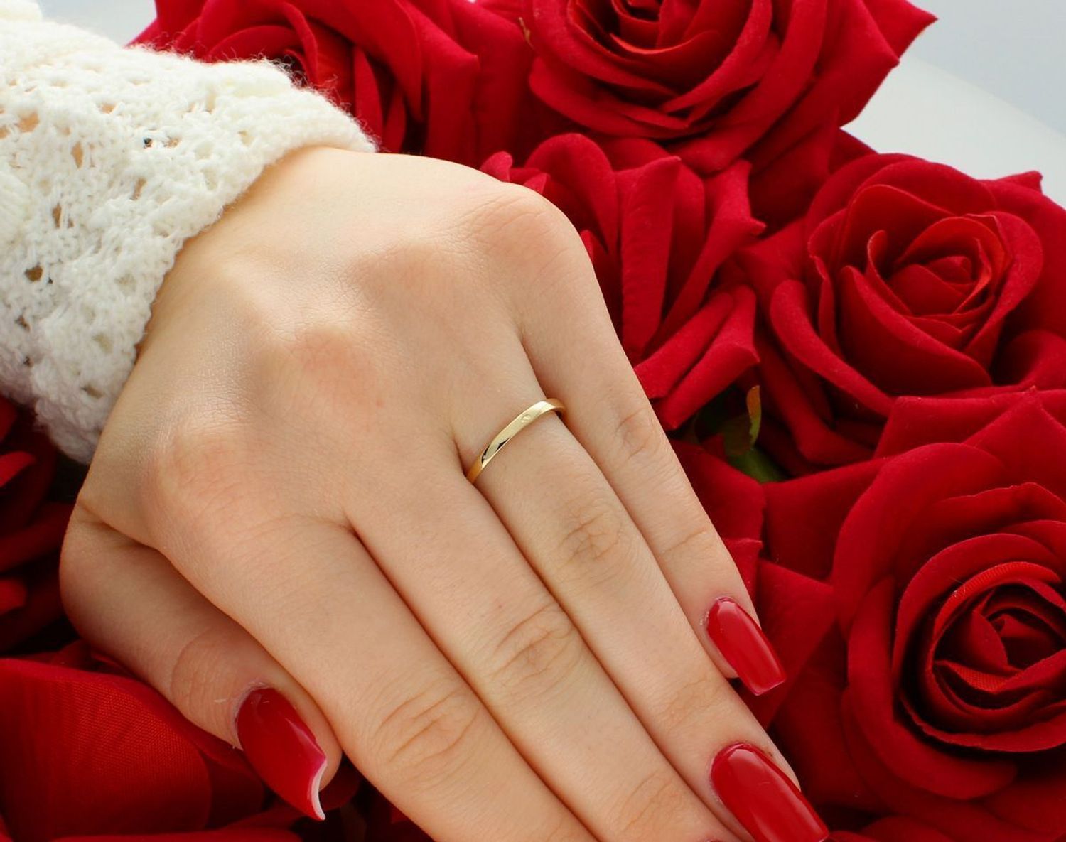 Złoty pierścionek damski 585 z dwoma znakami nieskończoności i cyrkoniami. DIA-PRS-6648-585, 1,61 g, rozmiar 13. Elegancja i symbolika w jednym. Sprawdź w naszym sklepie!1.jpg