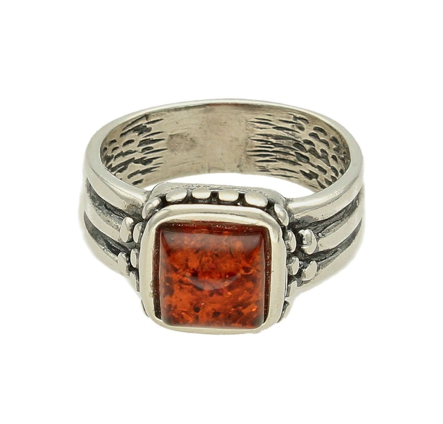 Srebrny pierścionek 925 z bursztynem bałtyckim DIA-PRS-7141-925. Srebrny pierścionek 925 z bursztynem bałtyckim. Pierścionek srebrny w ponadczasowym kształcie z bursztynem to propozycja od sklepu jubilerskiego Diame (2).jpg