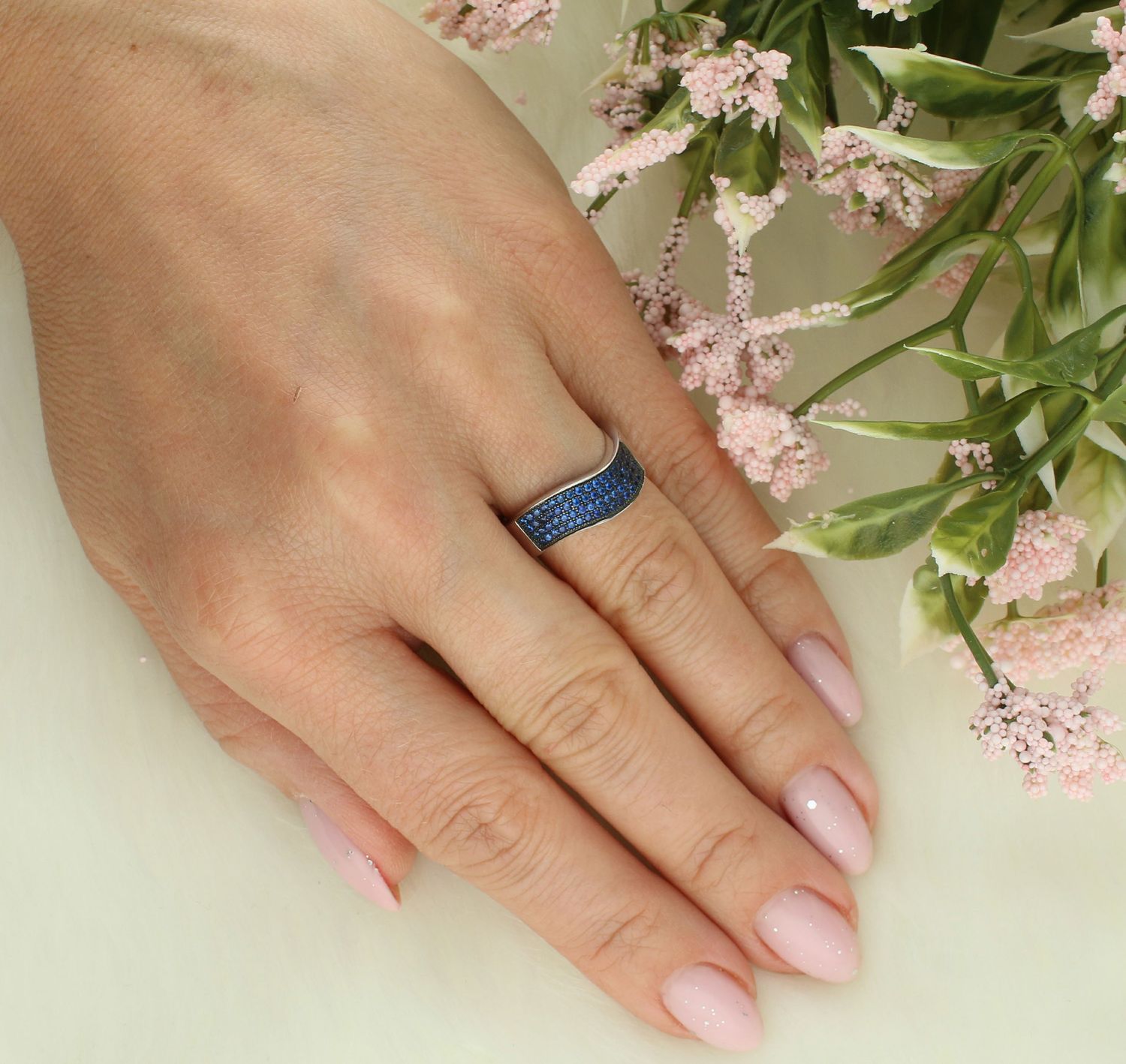 Pierścionek srebrny 925 fala z granatowymi cyrkoniami rozmiar 12 DIA-PRS-7158-925. Srebrny pierścionek damski. Srebrny pierścionek z cyrkonią. Pierścionek z granatową cyrkonią dla kobiety, Pierścionek damski na prezent..jpg