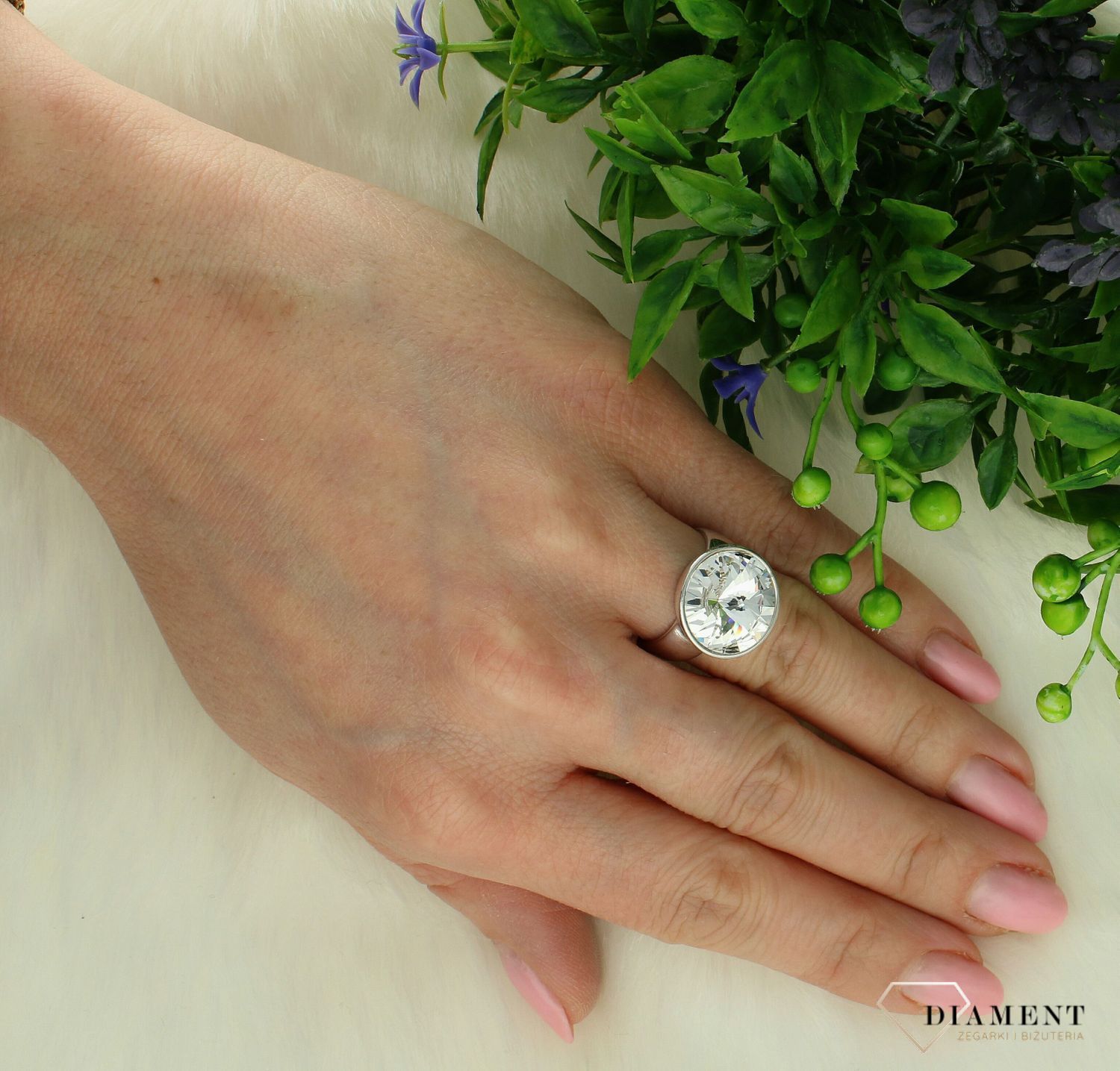 Srebrny pierścionek damski 925 z kryształem Swarovski DIA-PRS-7166-925.  Srebrny pierścionek damski. Pierścionek srebrny dla kobiety. Srebrny pierścionek damski na prezent.1.jpg