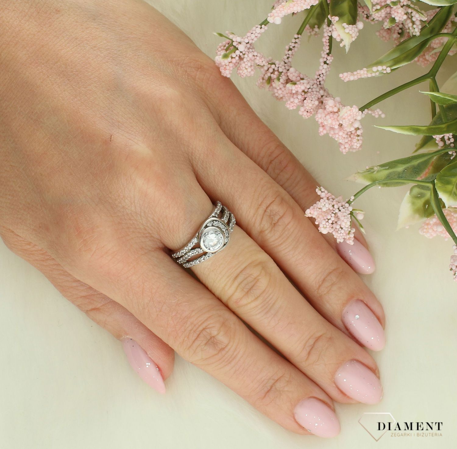 Srebrny pierścionek damski 925 z cyrkonią rozmiar 11 DIA-PRS-7177-925 (2).jpg