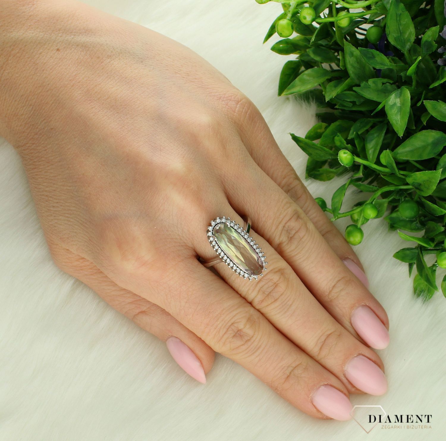 Srebrny pierścionek damski 925 z dużą zieloną cyrkonią Retro rozmiar 18 DIA-PRS-7188-925 (1).jpg