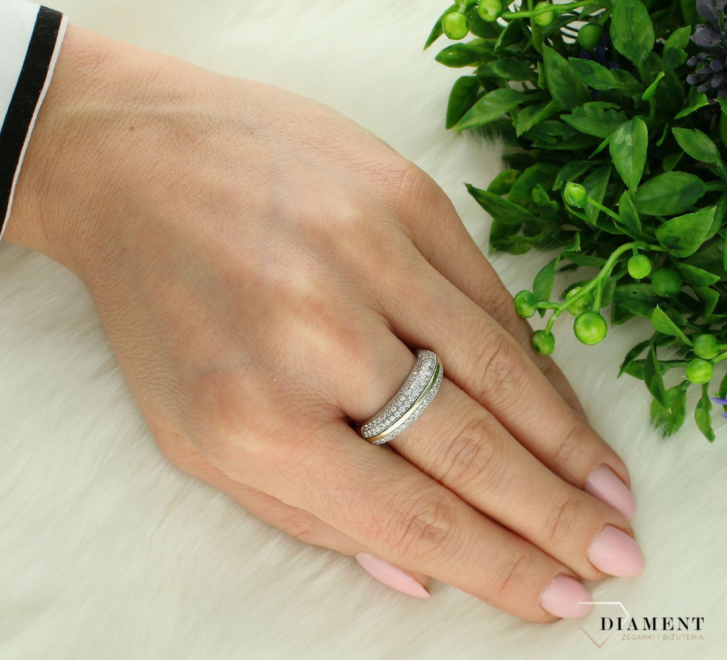 Srebrny pierścionek damski 925 błyszcząca obrączka rozmiar 17 DIA-PRS-7202-925 (2).jpg