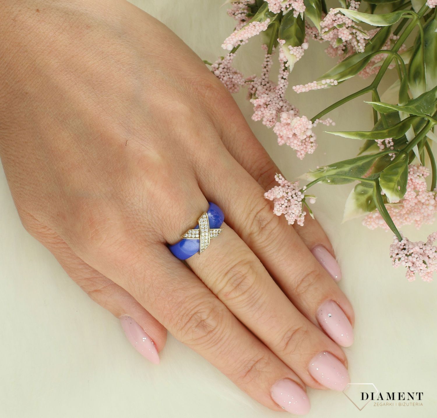 Pierścionek srebrny 925 niebieski ceramiczny z pozłacanym elementem DIA-PRS-7216-925 (2).jpg