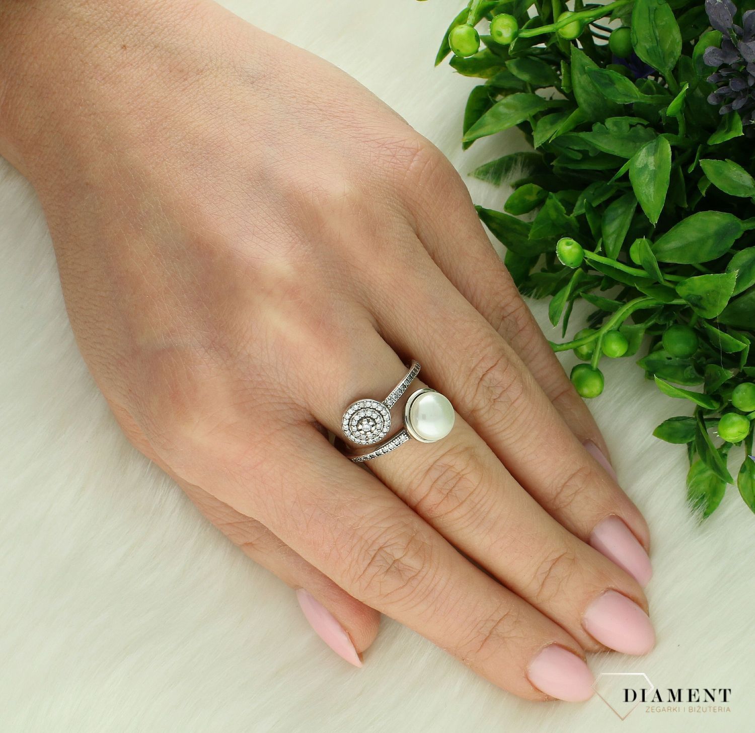 Srebrny pierścionek damski 925  z perełką rozmiar 15 DIA-PRS-7224-925 (2).jpg