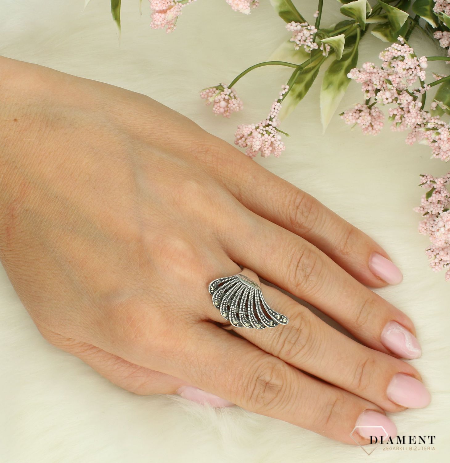 Srebrny pierścionek damski 925 wachlarz markazytów rozmiar 14 DIA-PRS-7229-925. Pierścionek damski z markazytami. Damski pierścionek srebrny na prezent. Szeroki srebrny pierścionek.5.jpg