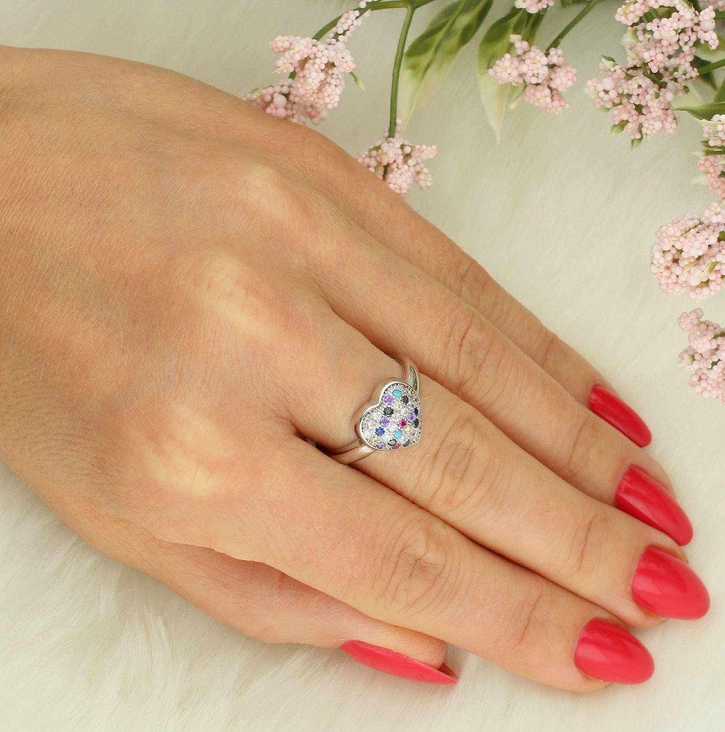 Pierścionek serce kolorowe cyrkonie próba 925, DIA-PRS-7254-925 Srebrny pierścionek wykonany z najwyższej jakości srebra o prostej formie. Idealny pomysł na prezent dla każdej kobiety.  1.jpg