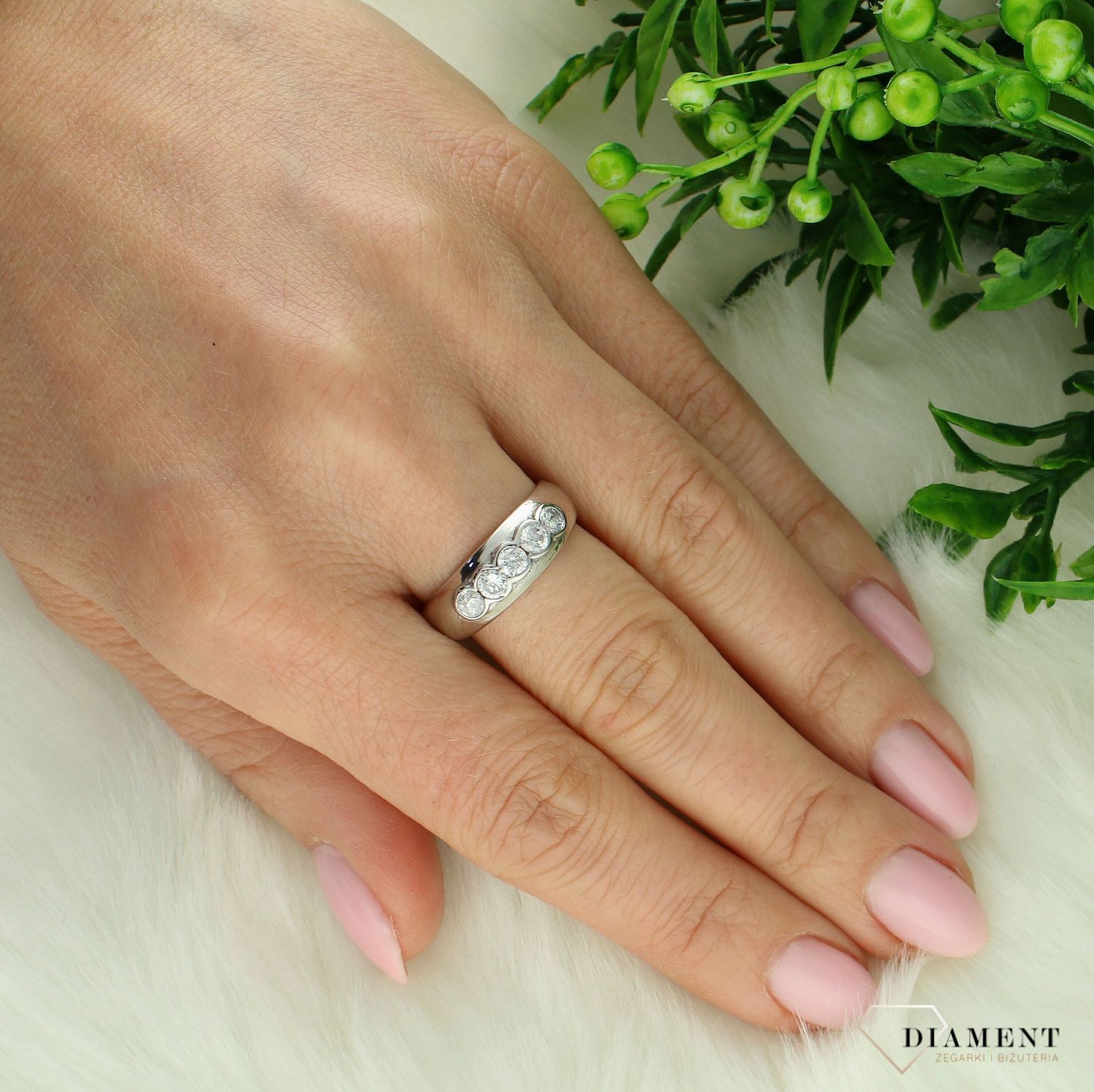 Srebrny pierścionek damski 925 z cyrkoniami DIA-PRS-7258-925. Srebrny damski pierścionek. Pierścionek srebrny damski. Pierścionek srebrny z cyrkoniami. Pierścionek damski idealny na prezent.1.jpg